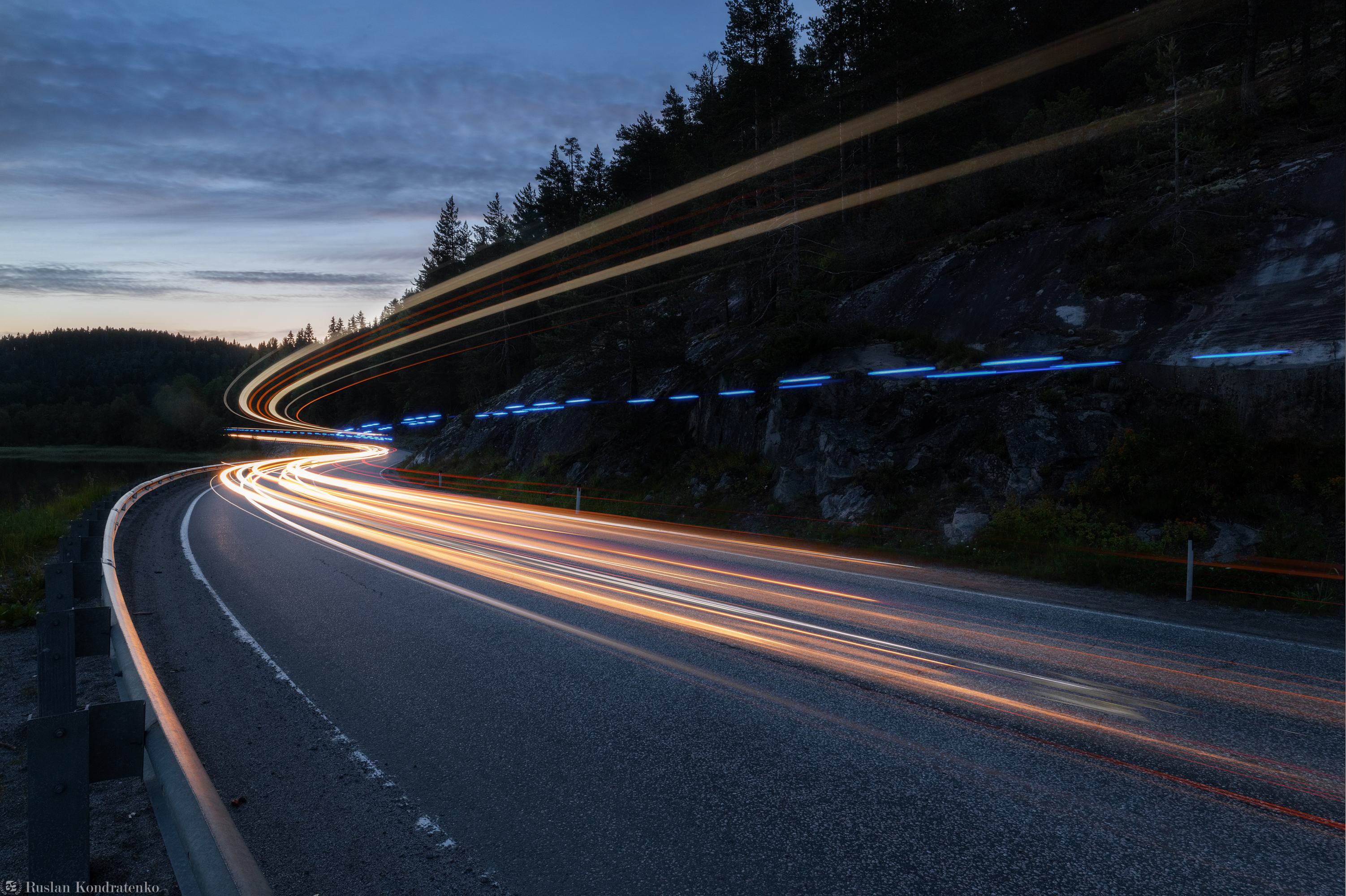 Гитарада ойнайтын жалаңаш қыздың порносын көріңіз