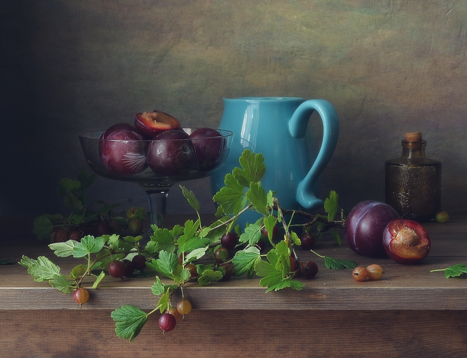натюрморт,сливы,крыжовник,ягоды,кувшин,лето, Наталия К