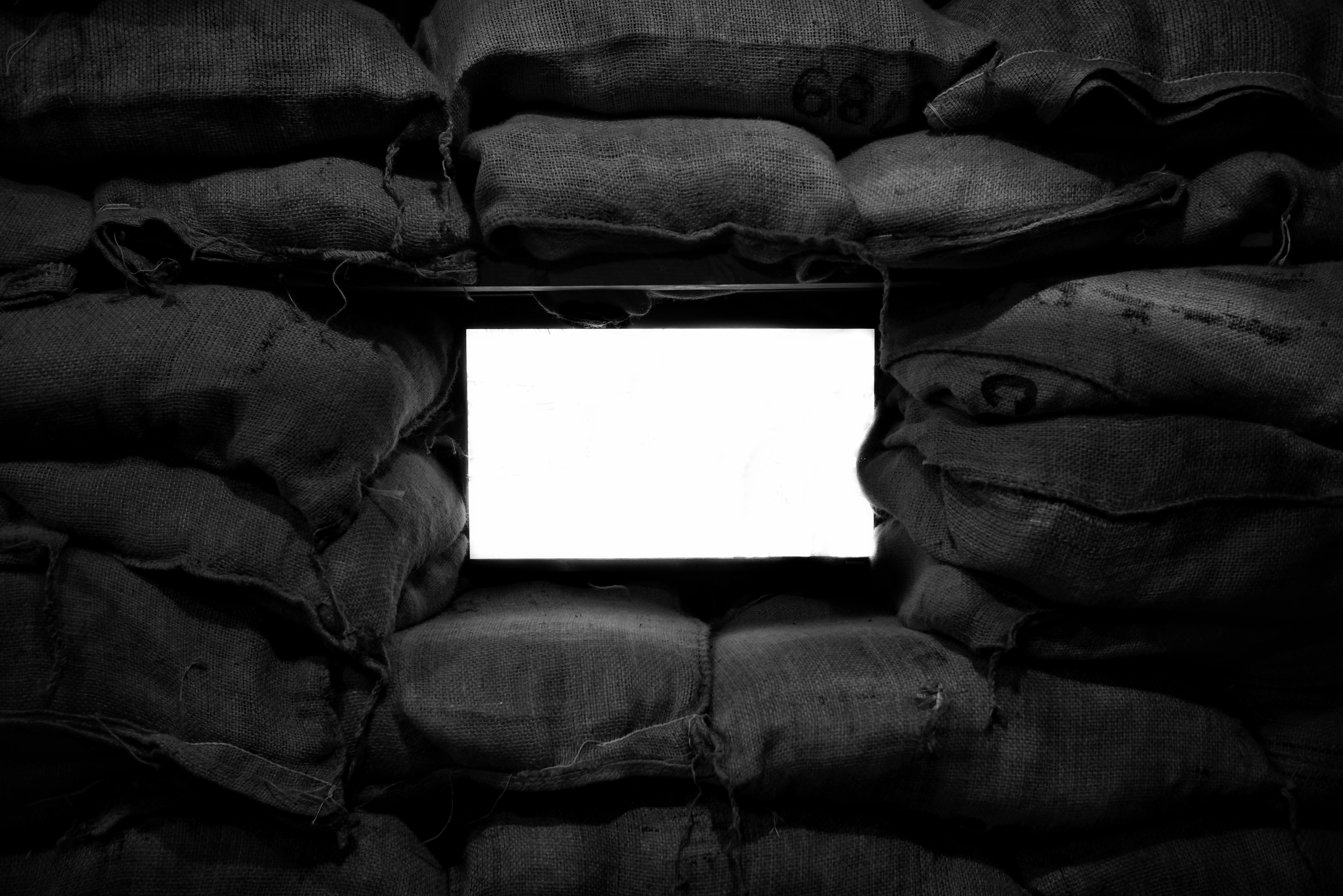 Защита, бункер, свет, тьма, Зорин Миша