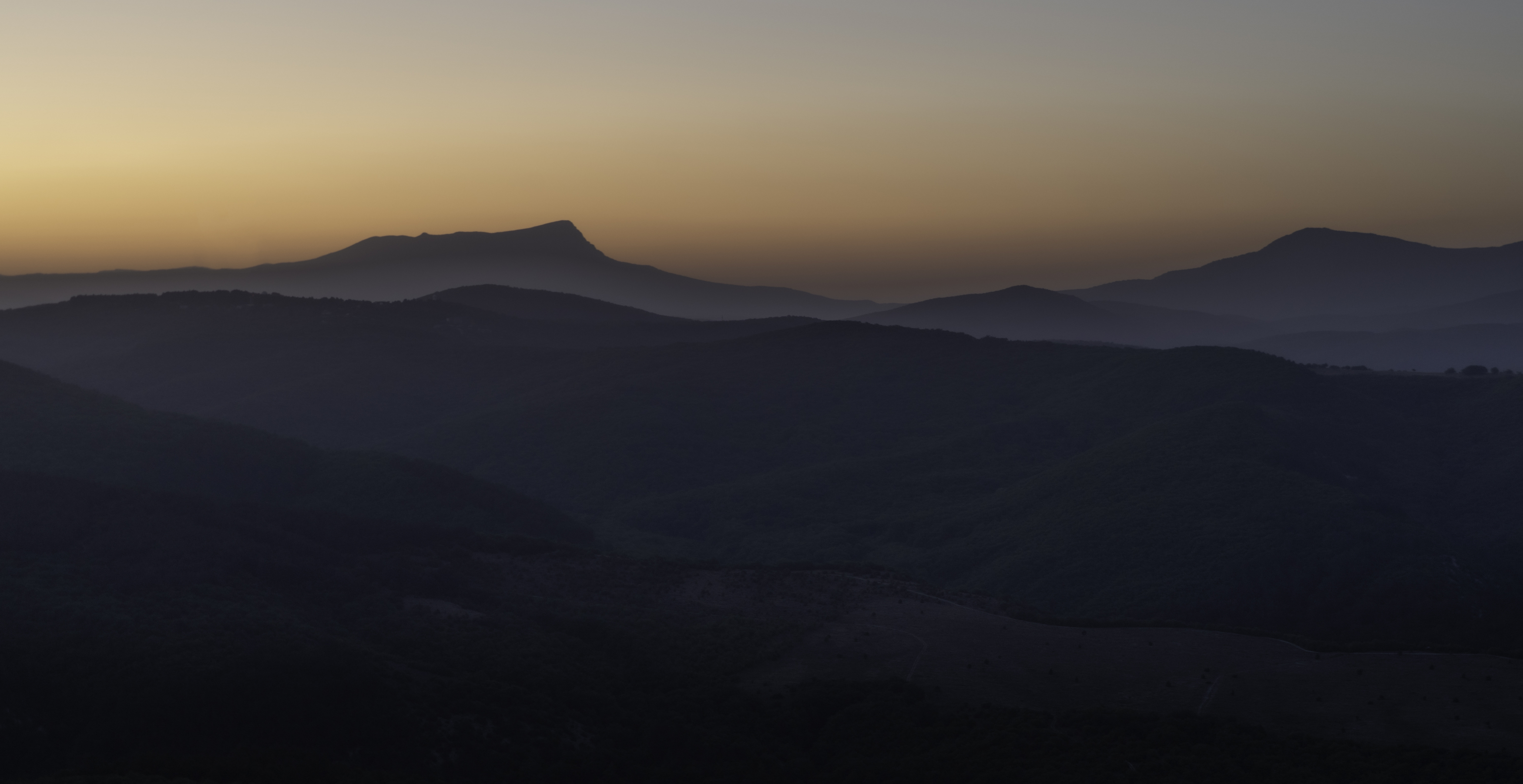 Россия, Крым, Бахчисарайский район, пещерный город Тепе-Кермен, рассвет , Гаврилов Юрий