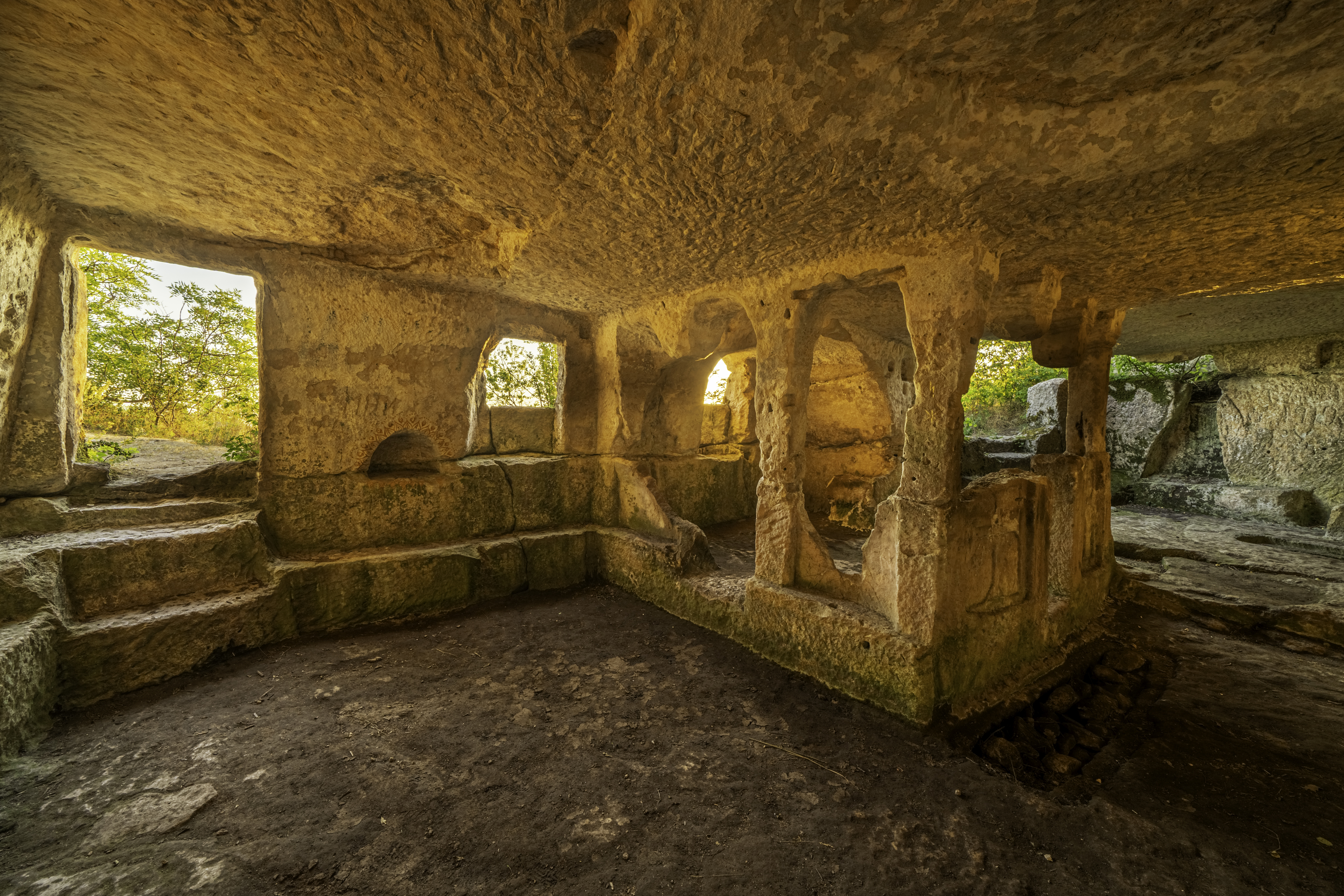 Россия, Крым, Бахчисарайский район, пещерный город Тепе-Кермен, пещерный храм, Гаврилов Юрий