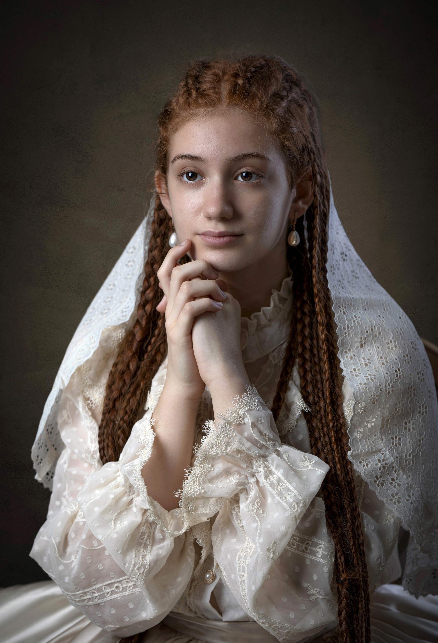 Девушка, жемчужные сережки, косички, руки, Горбачева Маментьева Татьяна