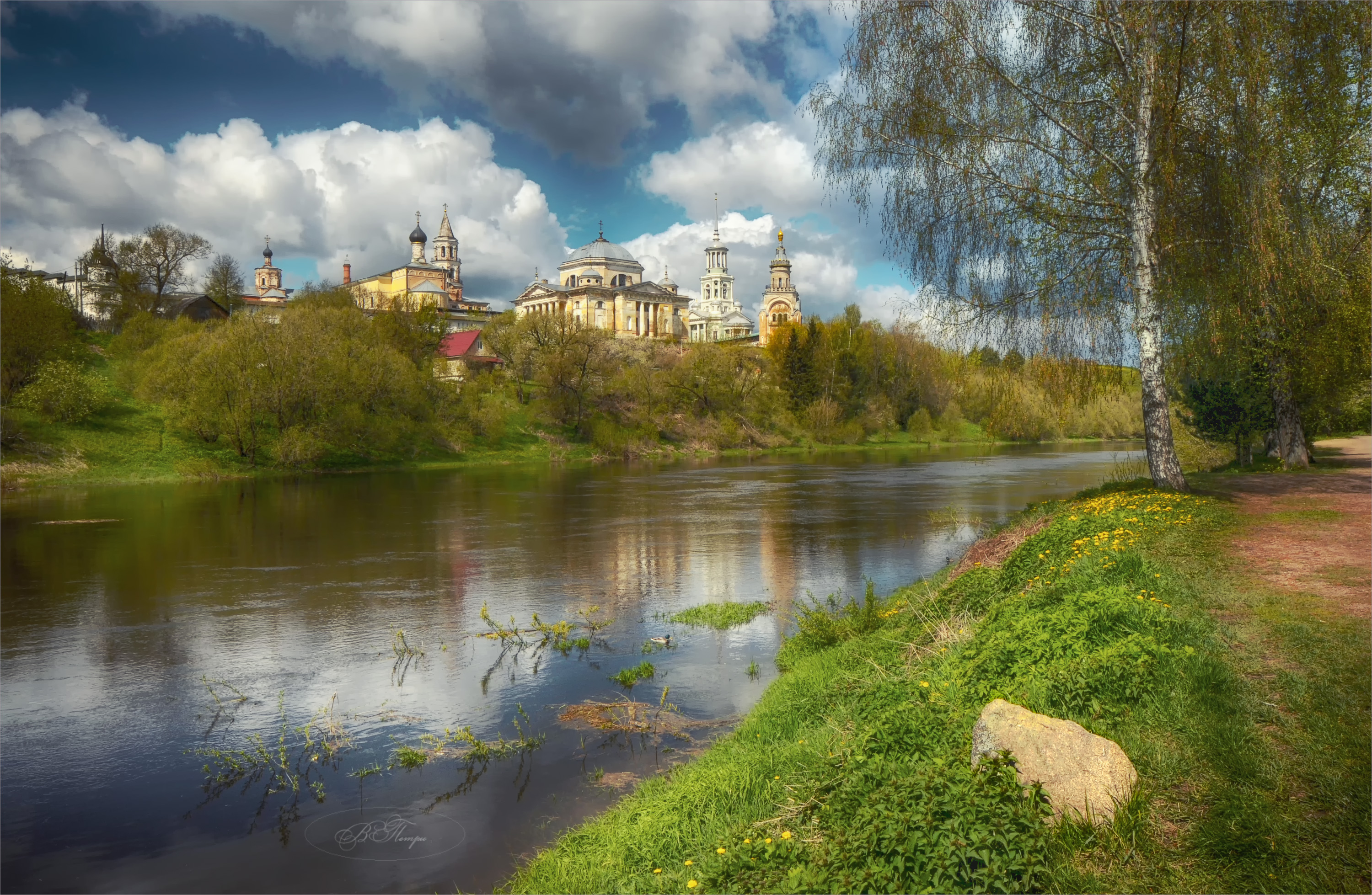 церкви колокольни река деревья одуванчики, Вера Петри