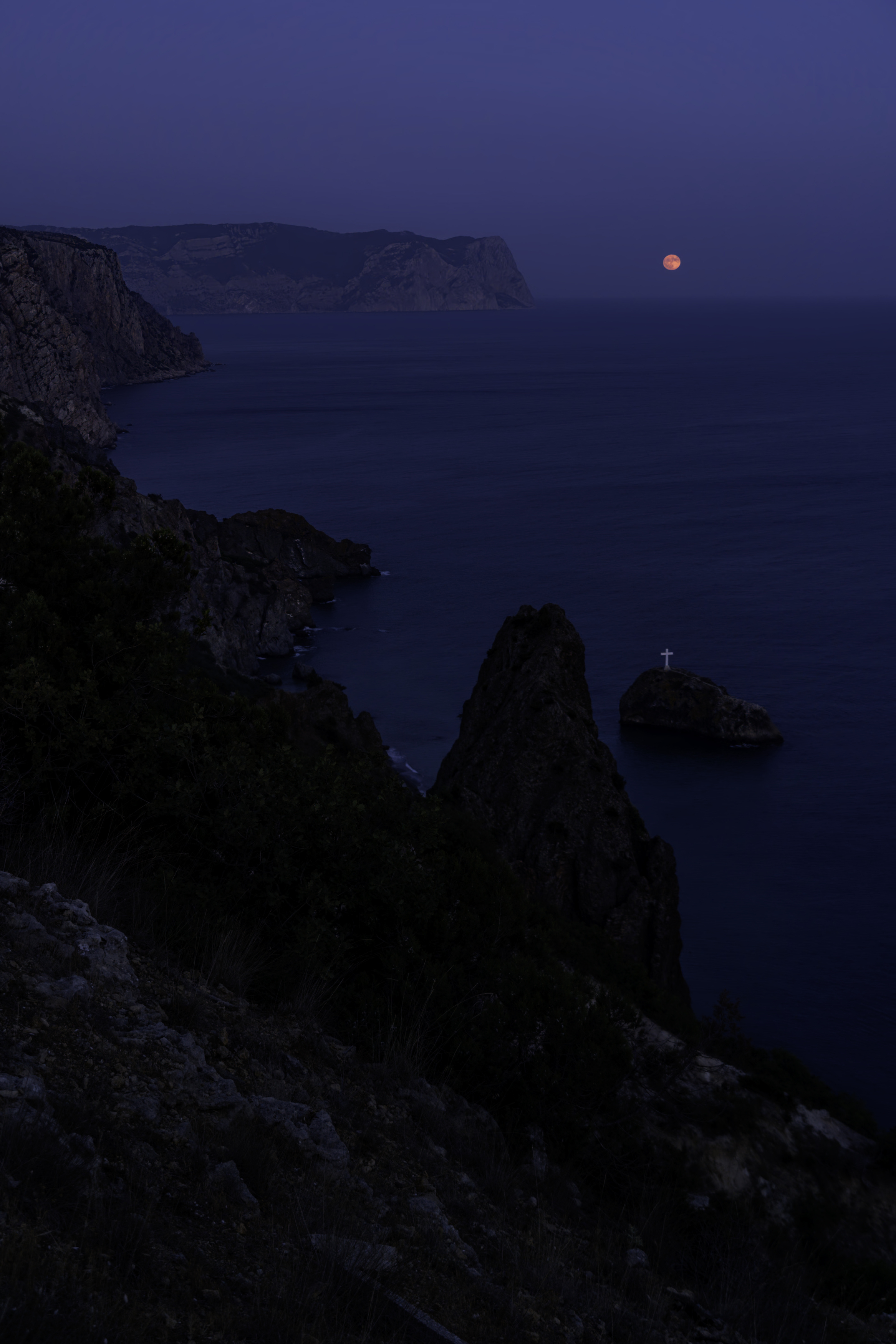 Россия, Крым, Севастополь, мыс Фиолент, Скала Святого Явления, мыс Айя, луна, Гаврилов Юрий