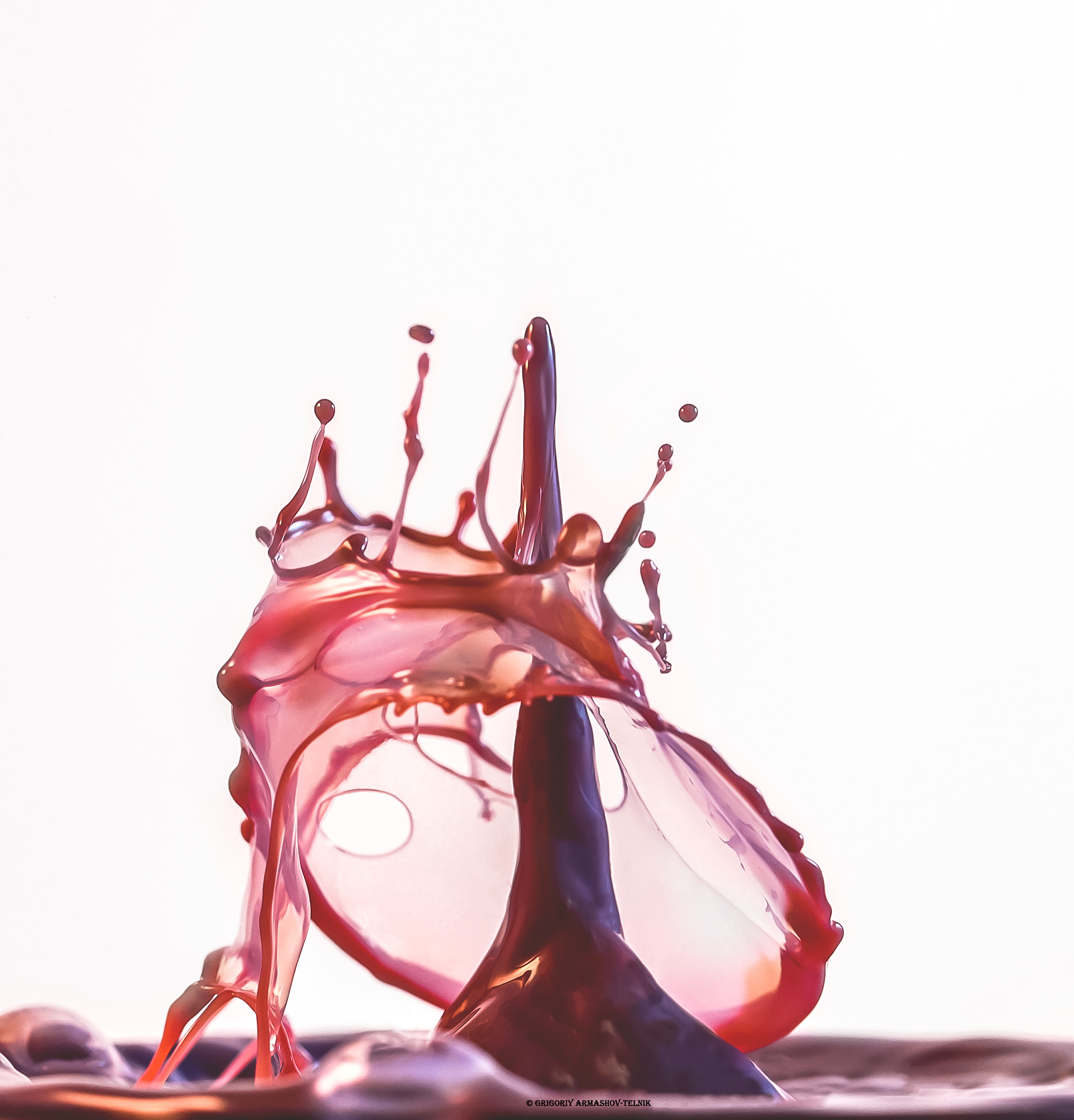 Drops macro red water liquid milk , Армашов-Тельник Григорий