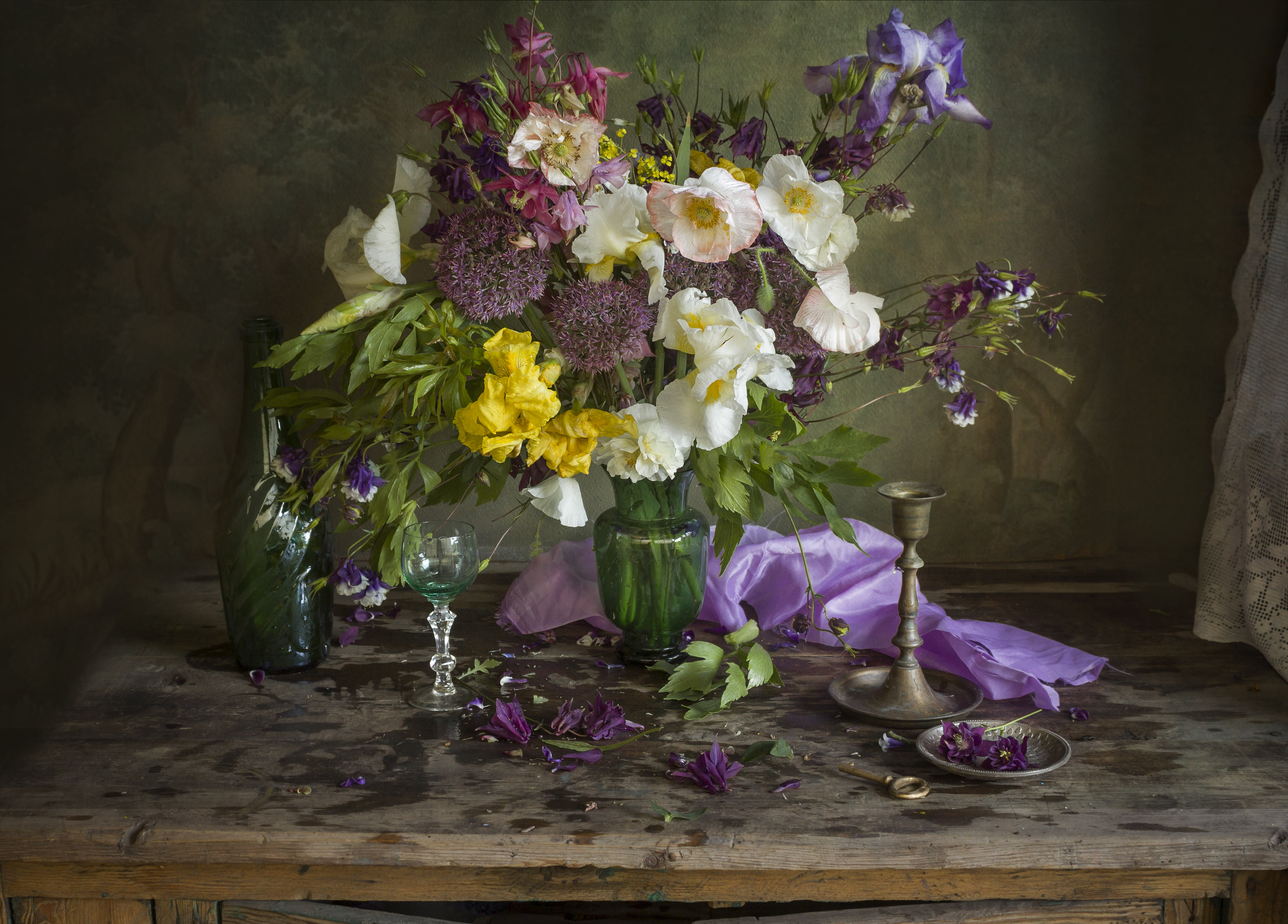 цветы, букет, весна,ирисы, маки, бокал, шампанское, Зимина Лионелла