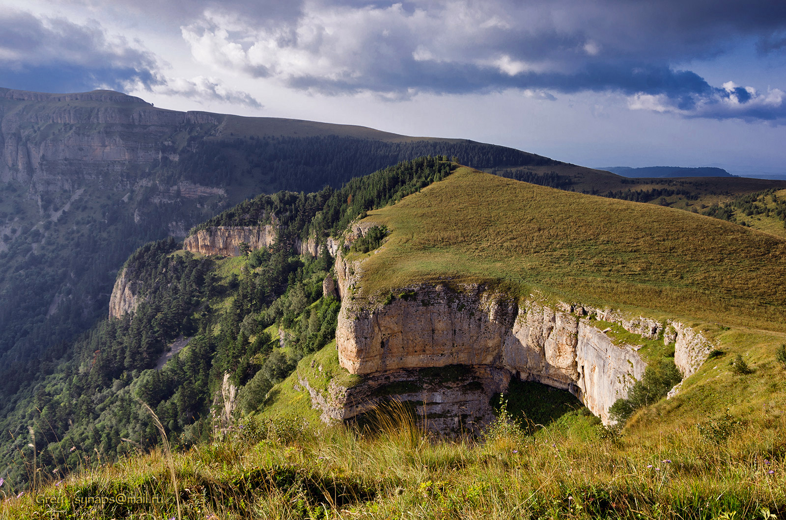 цица кавказ лагонаки двухэтажка горы скалы альпика луга осень обрыв, Сергей Павлов