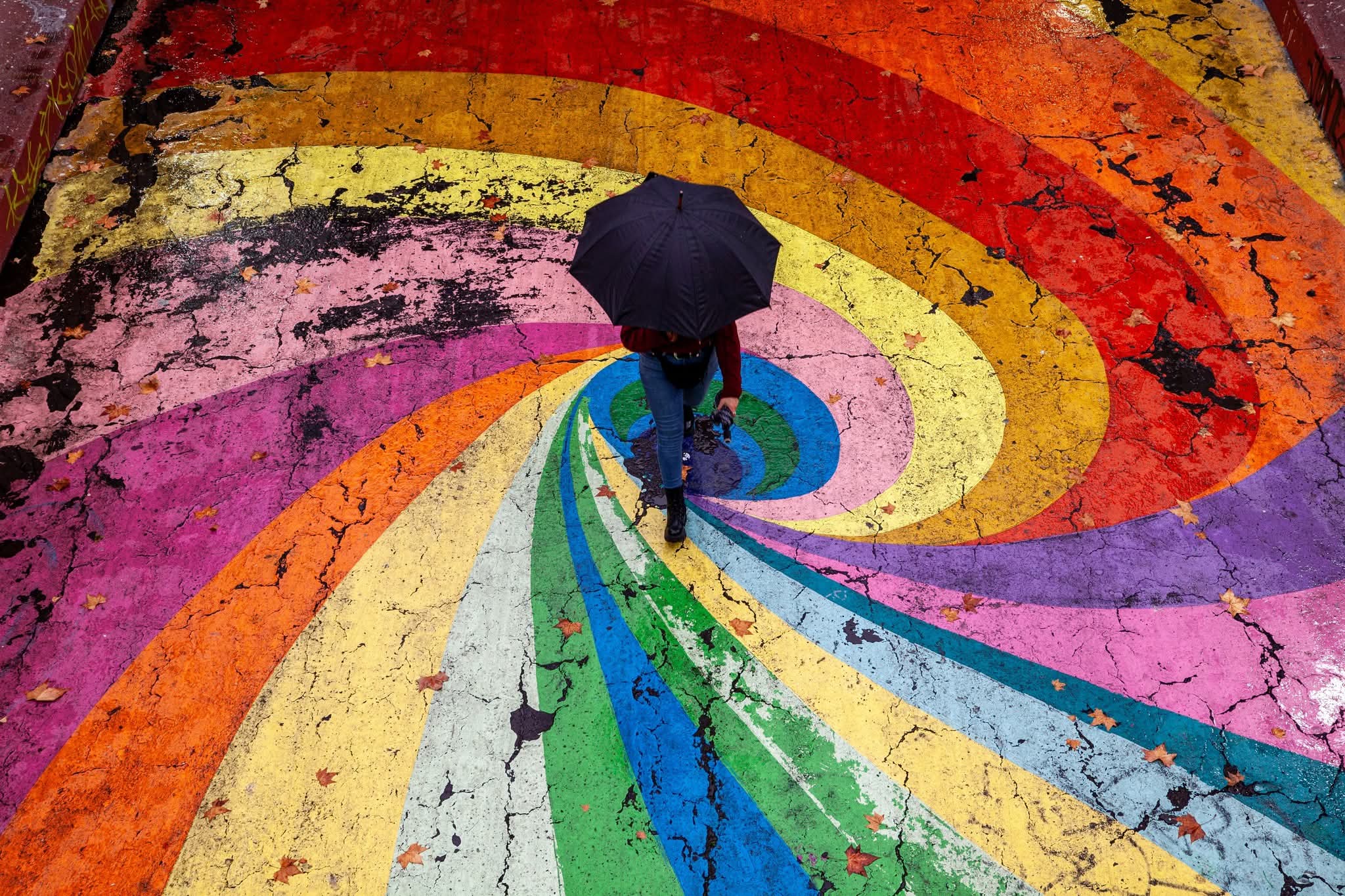 streetphotography, street, fotografía callejera, bastian cifuentes araya, periodista furioso, streetphoto, street photo, street photography, lluvia, colors, colores, rain, Bastián Cifuentes Araya