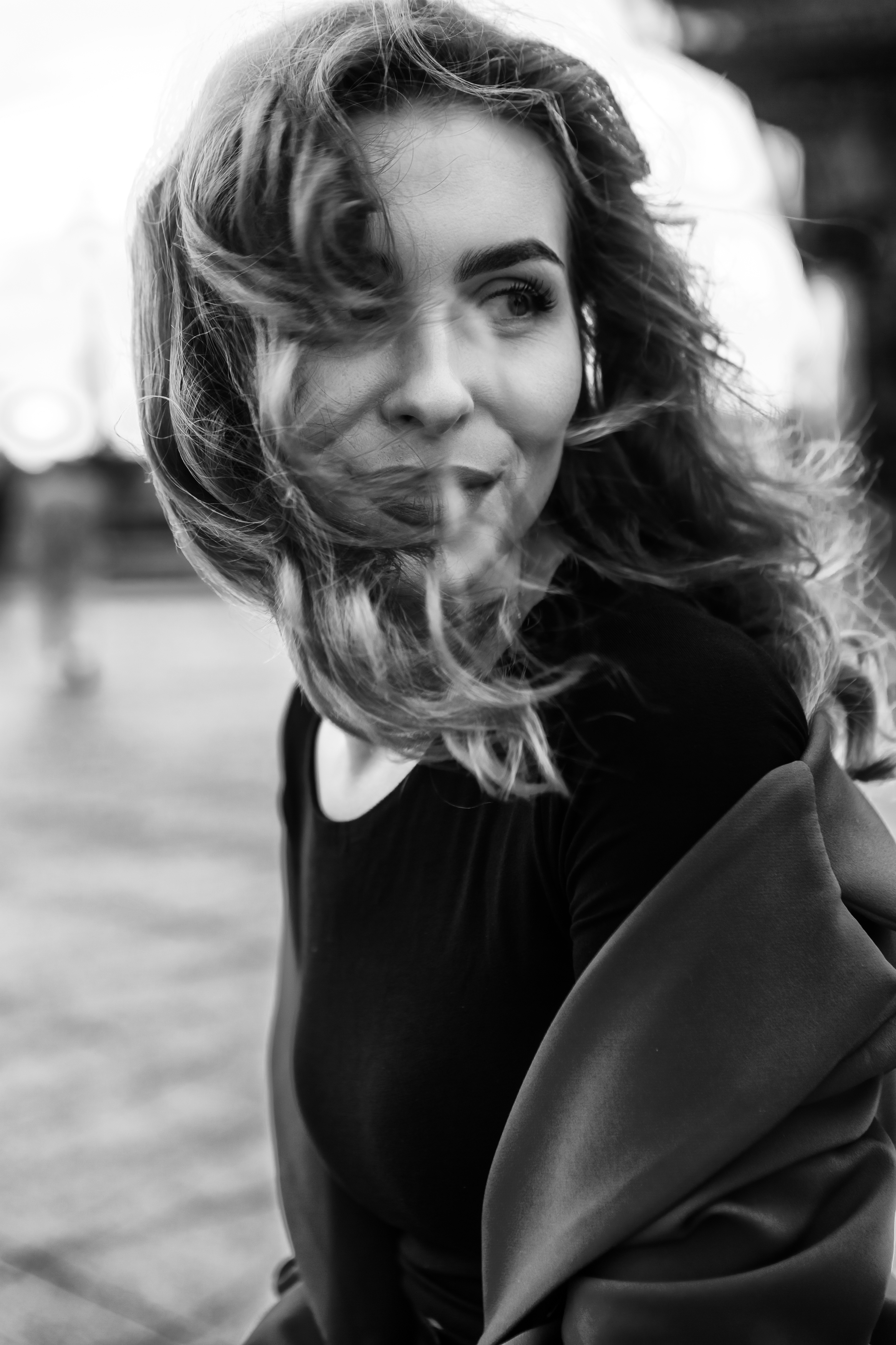 молодая девушка, городской стиль, дворы, на открытом воздухе, Алексей Плешков