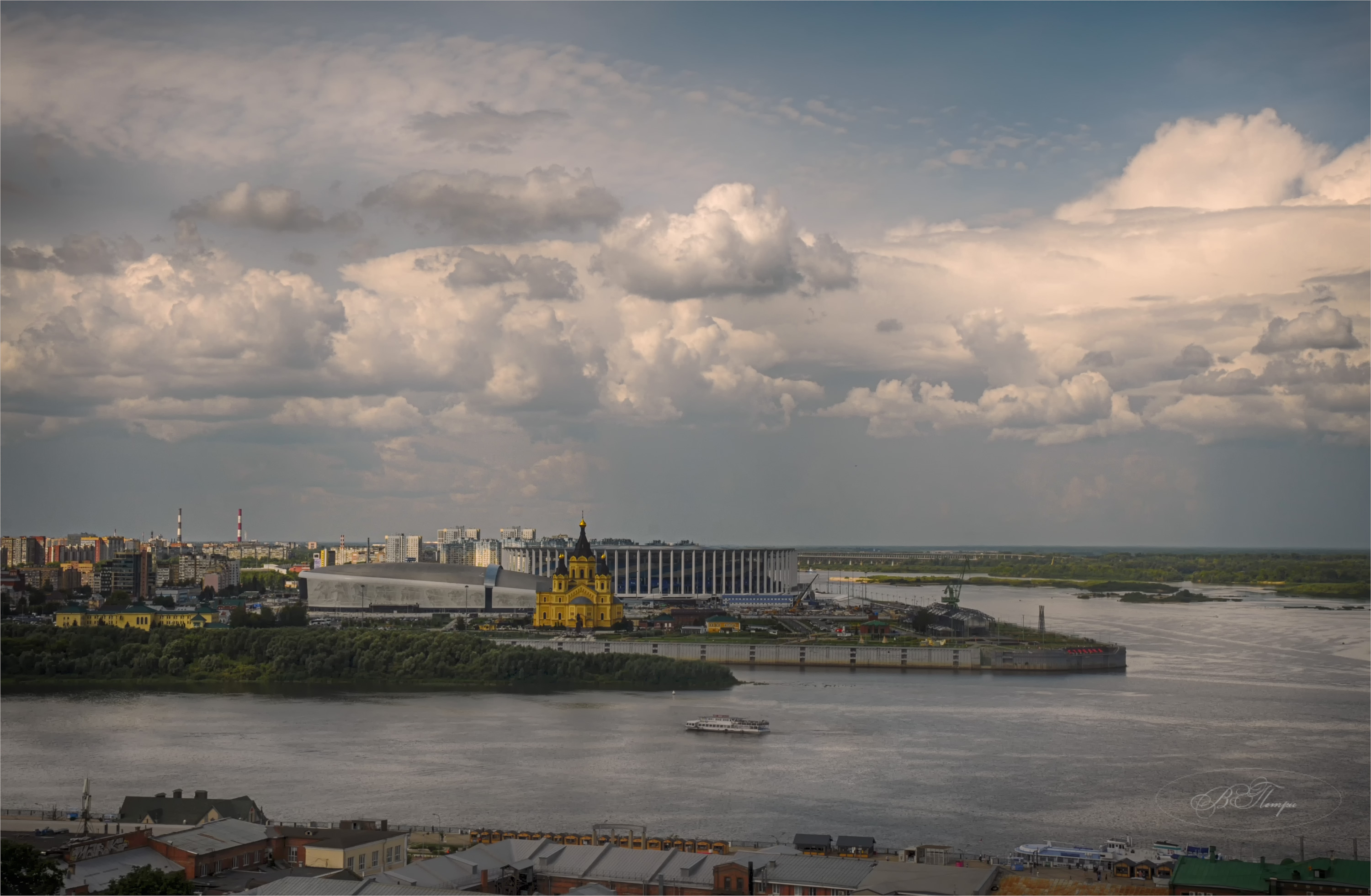 храм стадион река облака, Вера Петри