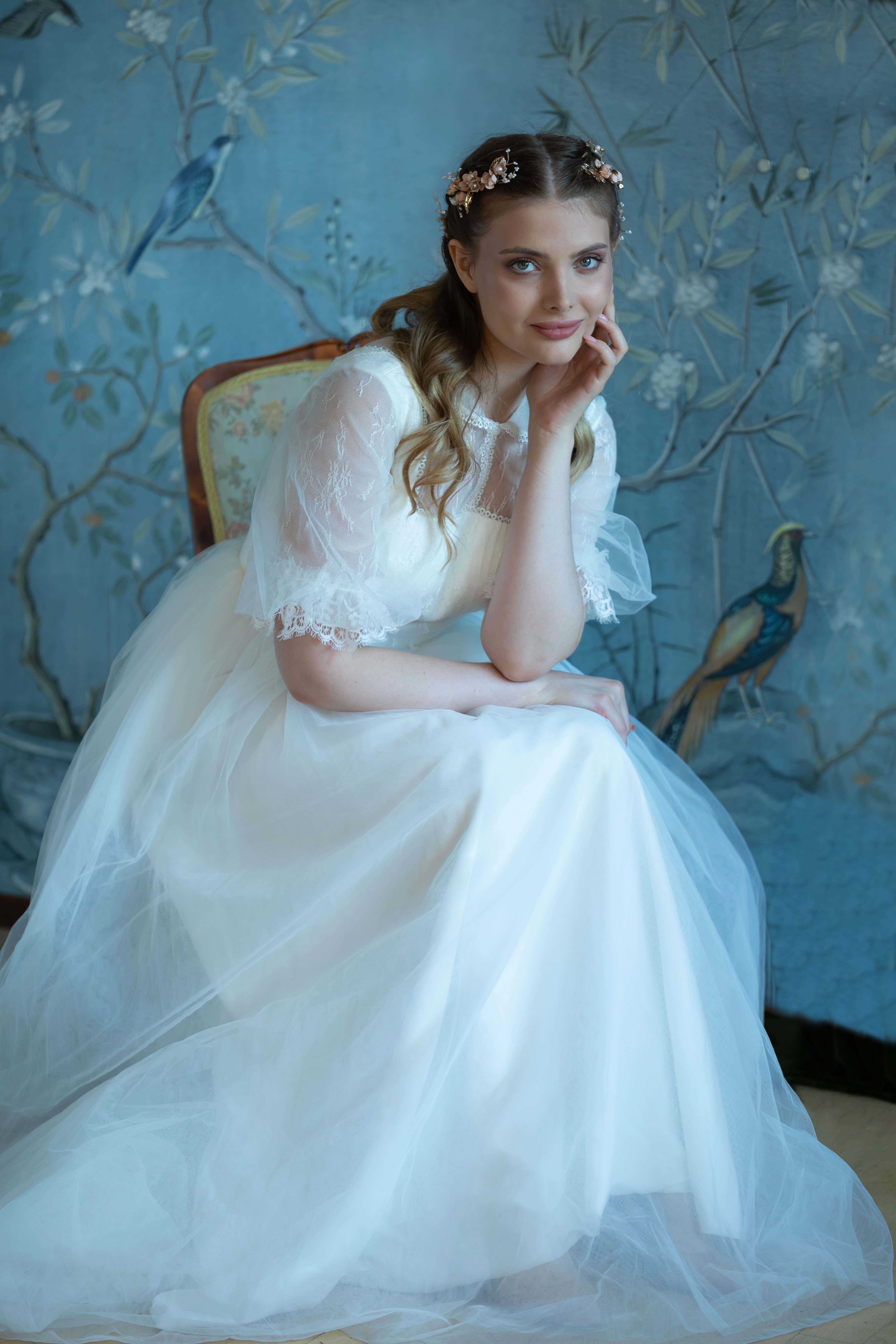 девушка, венчальное платье, голубой фон, птички, студия, Герцен Наталья