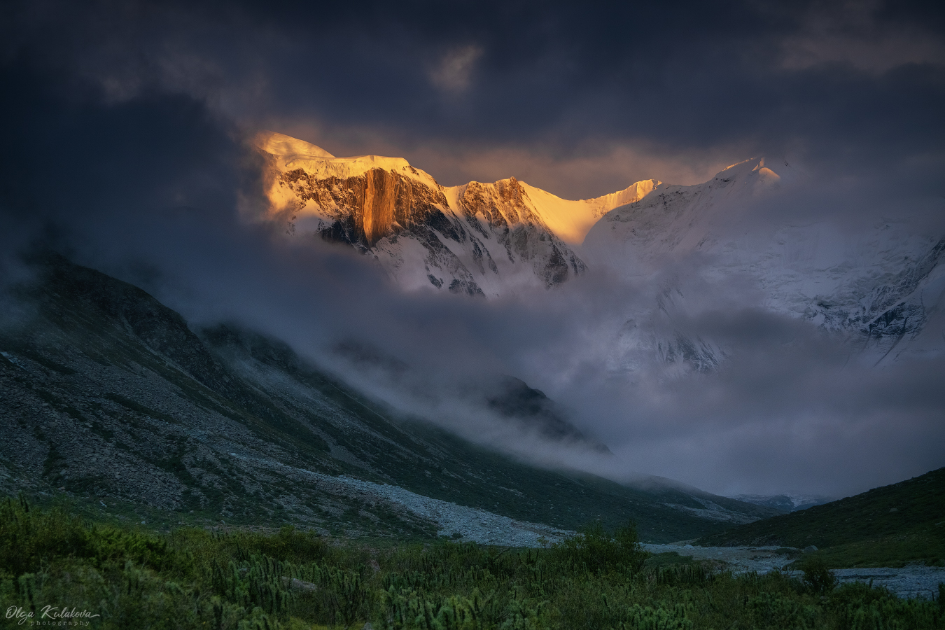 горы баянкол мраморная стена вечер закат, Ольга Кулакова