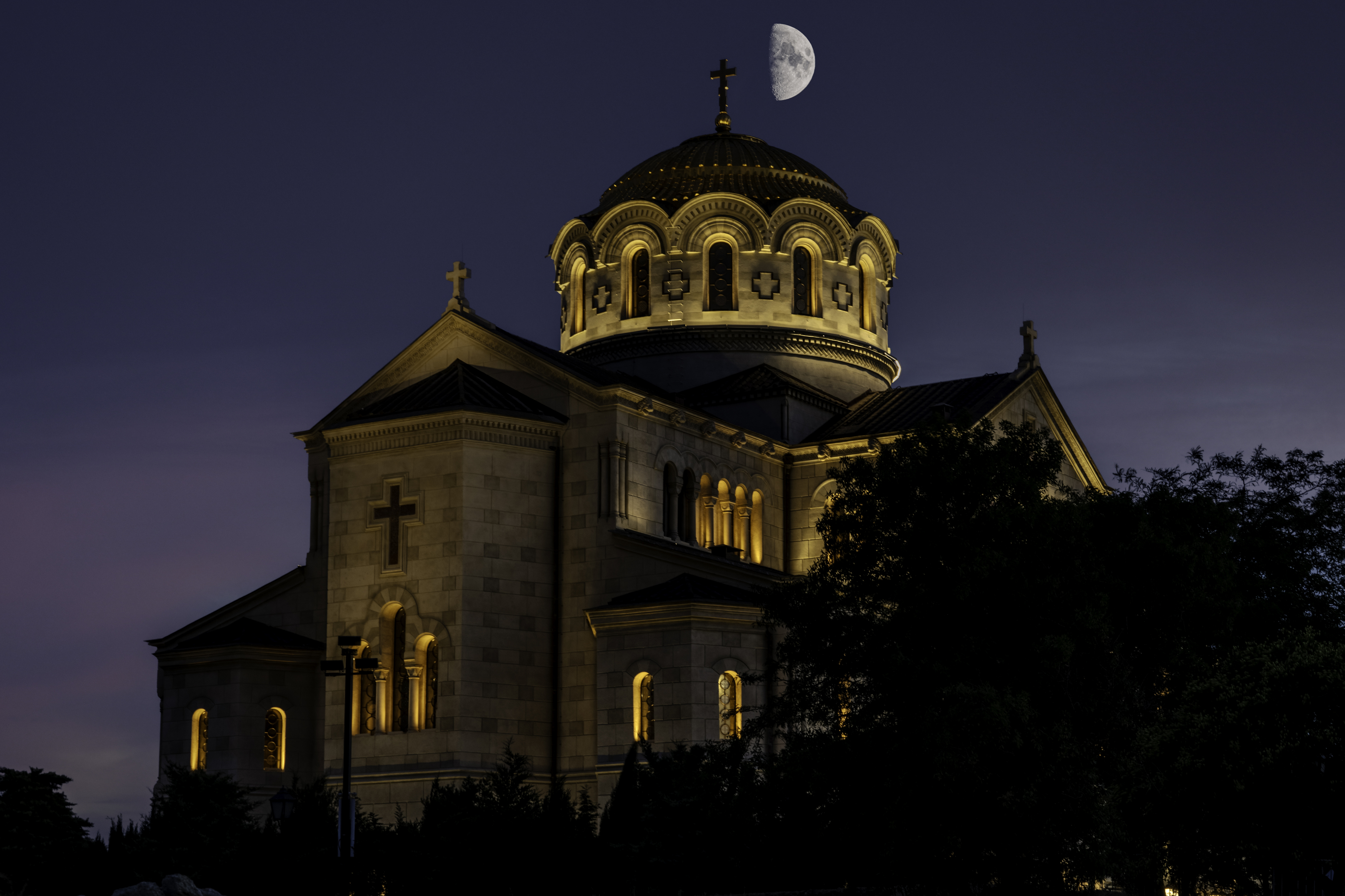 Россия, Крым, Севастополь, Херсонес Таврический, Свято-Владимирский собор, луна, Гаврилов Юрий