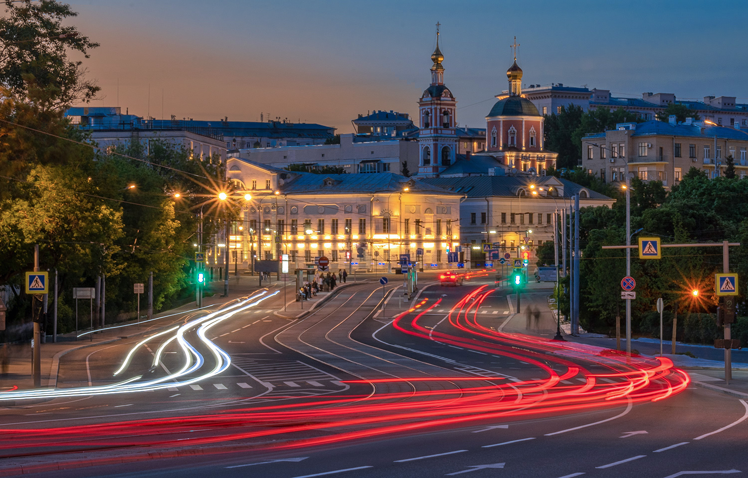 москва, вечер, фонари, следы, трассеры, храм, Виктор Климкин