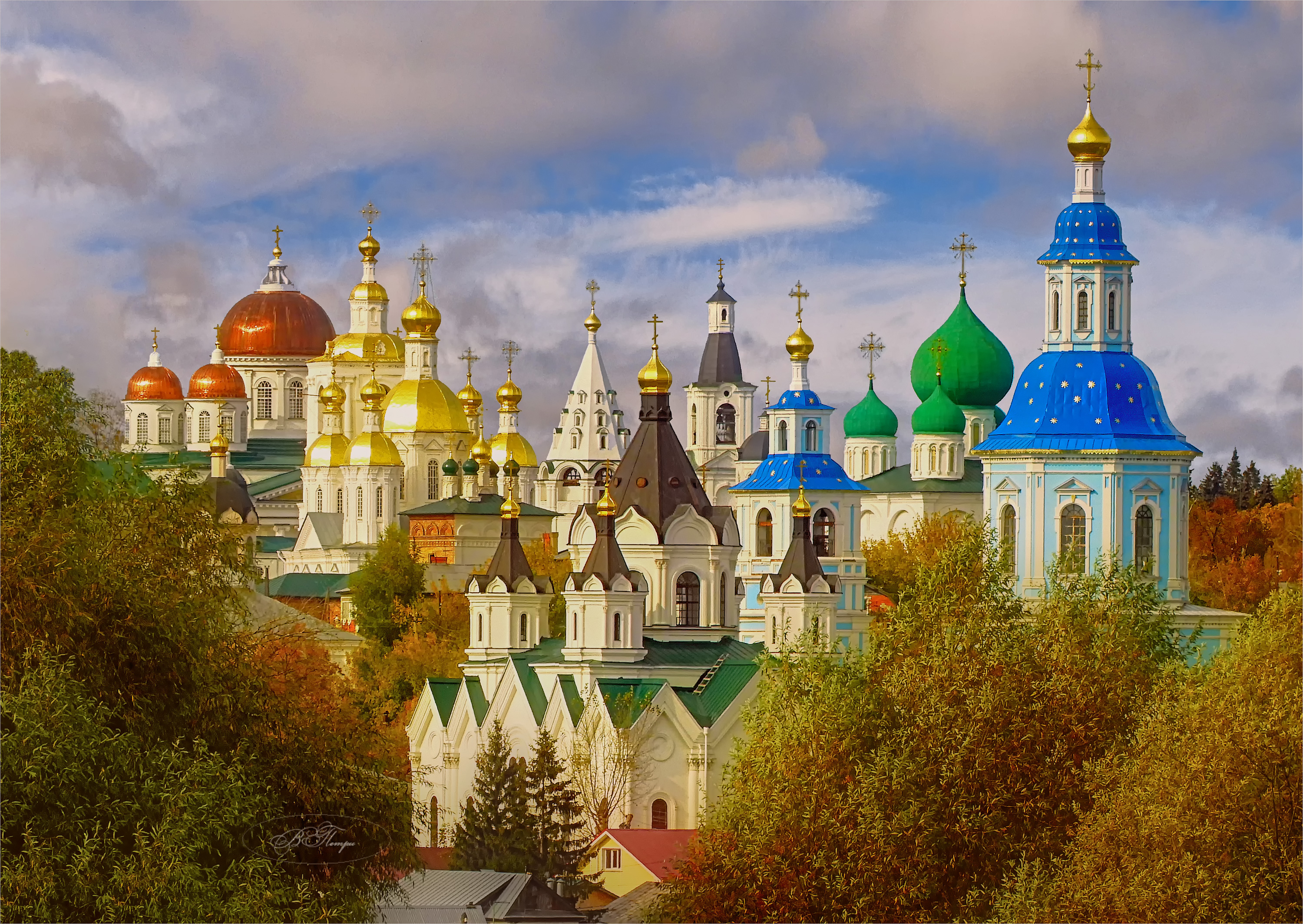 церкви колокольни купола облака, Вера Петри