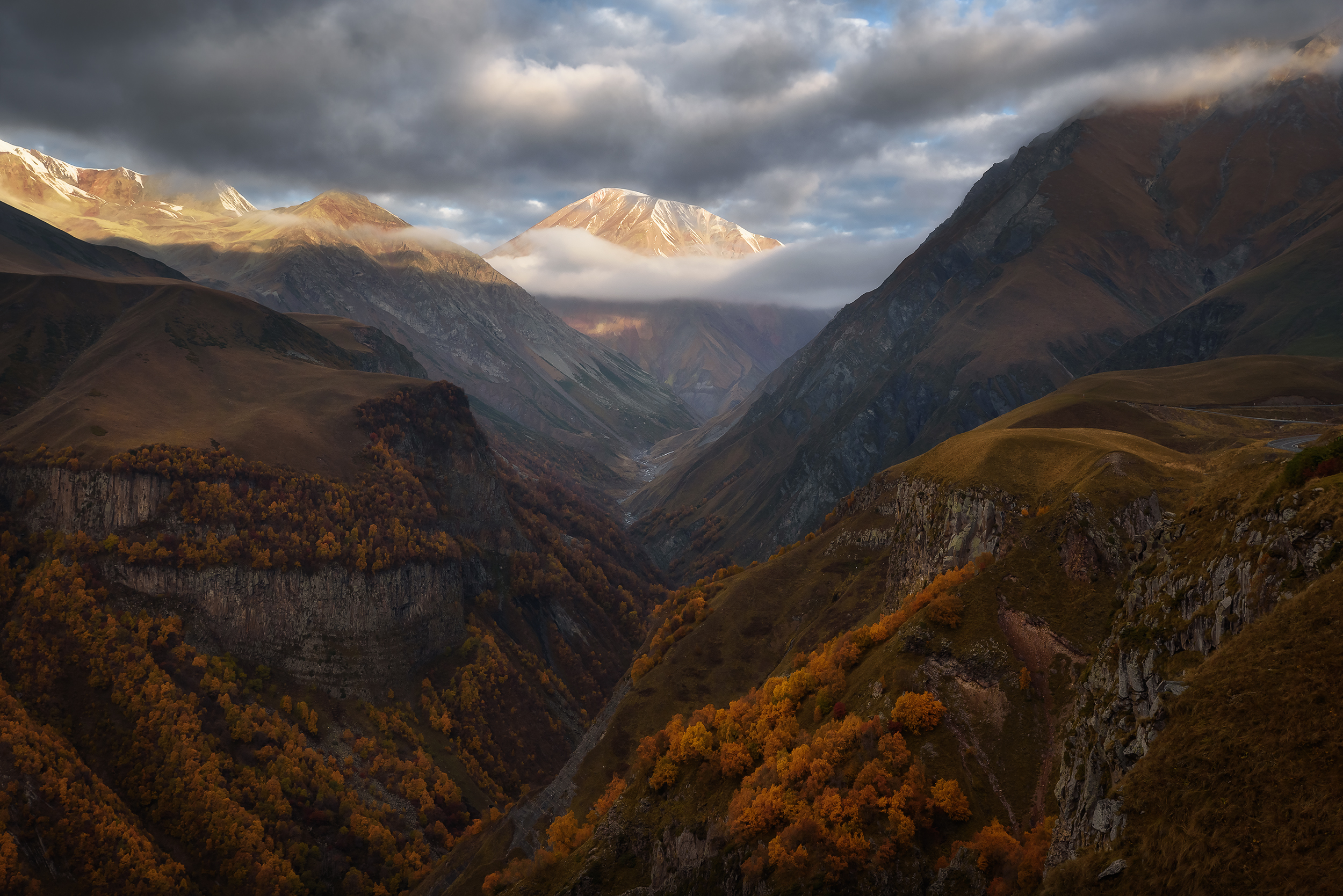 кавказ, горы, грузия, georgia, горный пейзаж, рассвет в горах, крестовый перевал, ущелье, вулкан, осень в горах, Zakharov Armen
