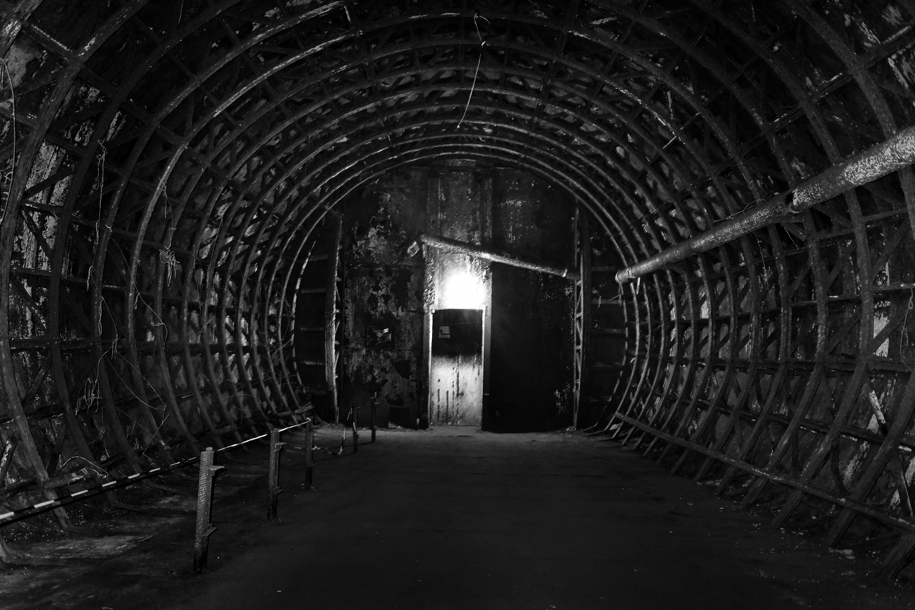 бункер, свет, тьма, Зорин Миша