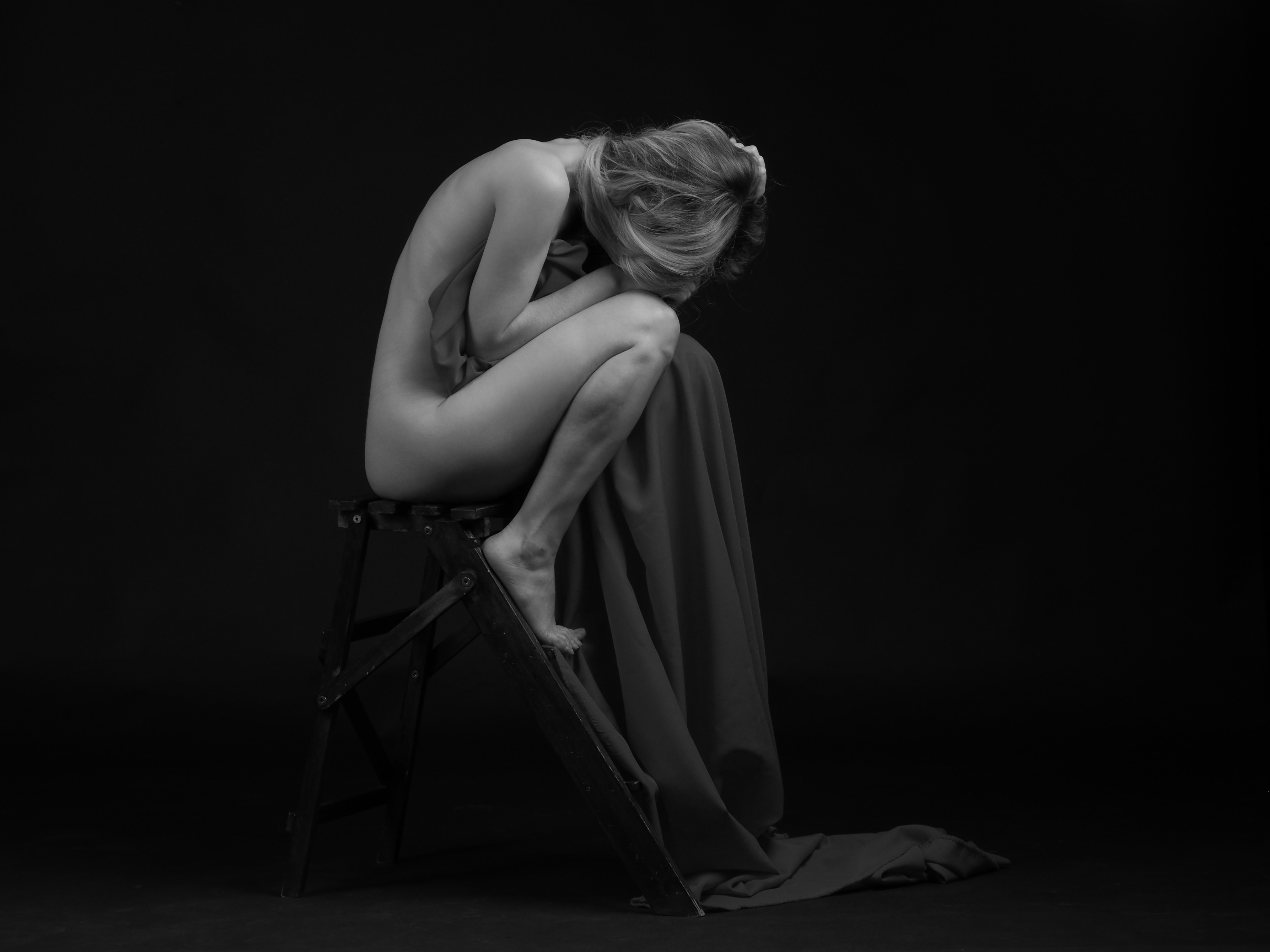 Девушка, инкогнито, обнажённая, ткань, пластика тела, Вязовцев Андрей