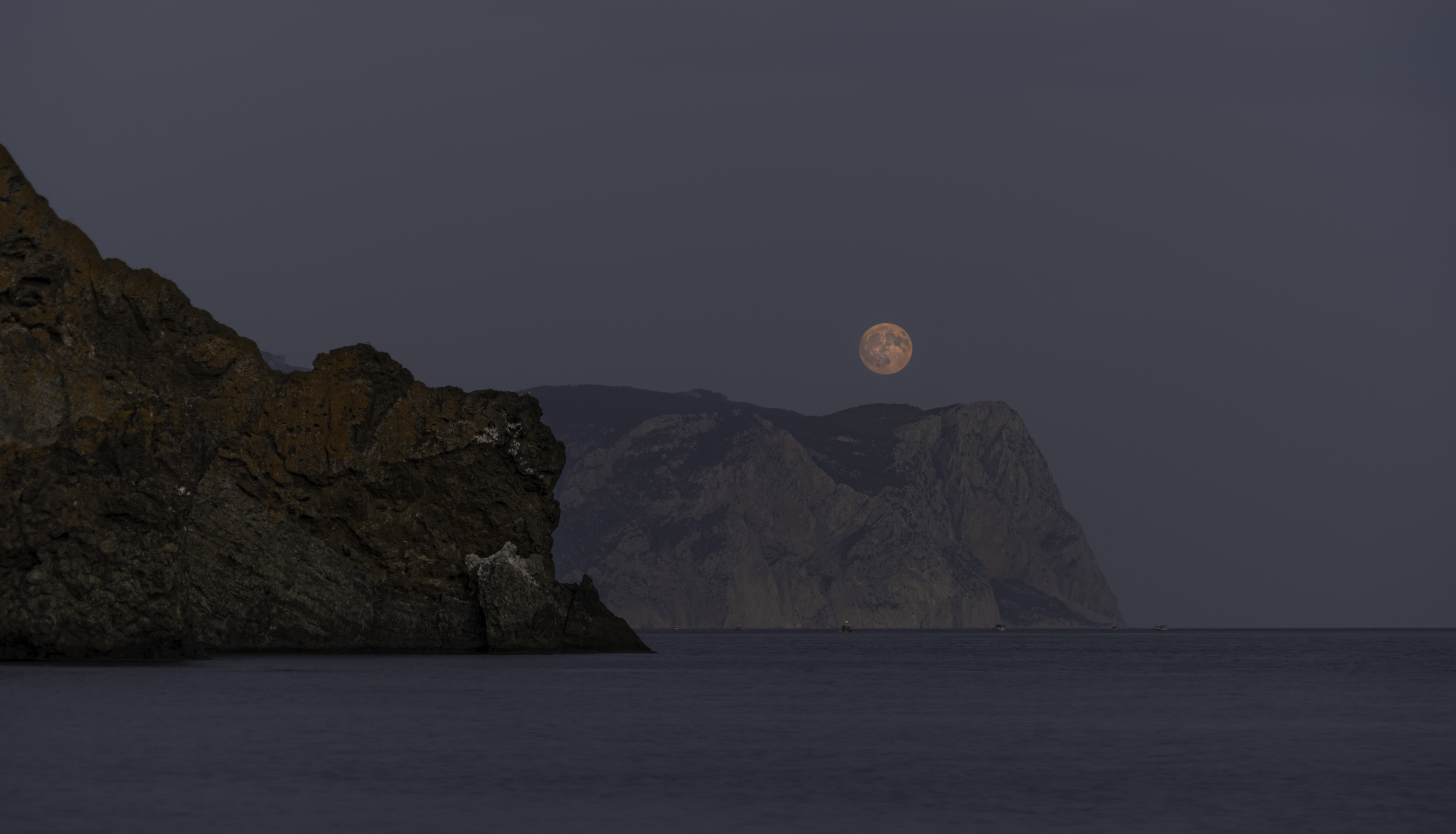 Россия, Крым, Севастополь, мыс Фиолент, Яшмовый пляж, мыс Айя, луна, , Гаврилов Юрий