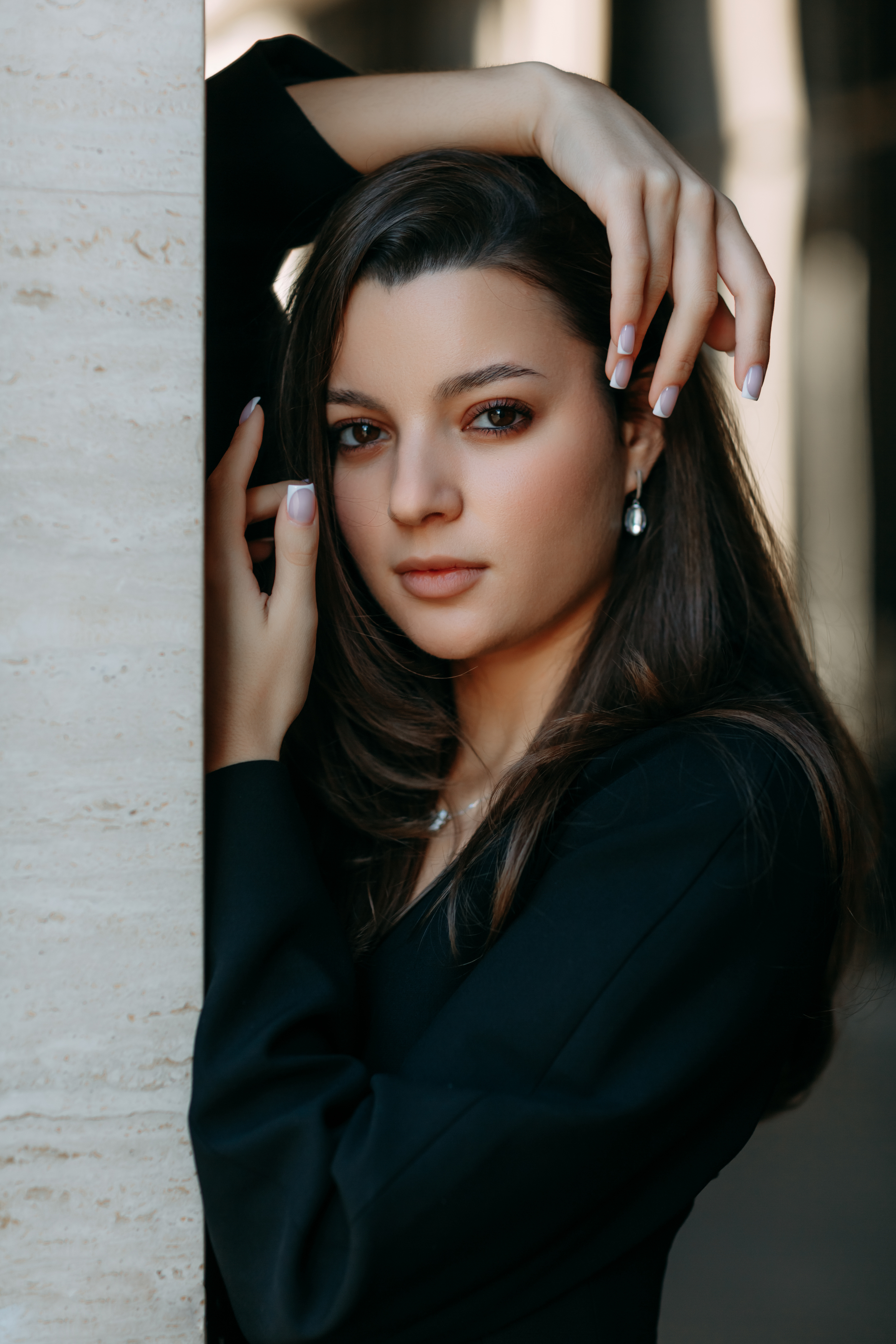 молодая девушка, городской стиль, дворы, на открытом воздухе, Алексей Плешков