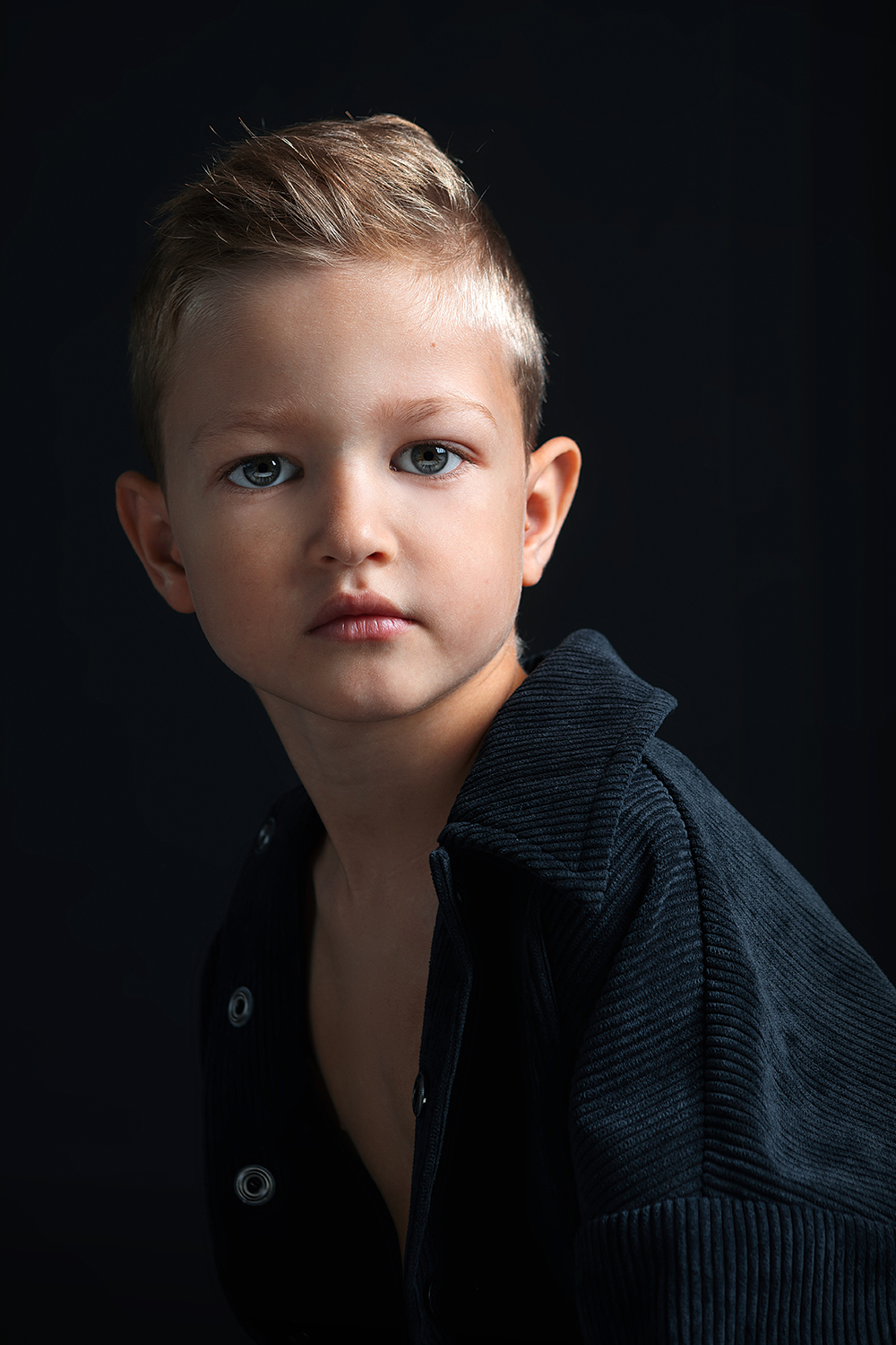 , Антон Леонов