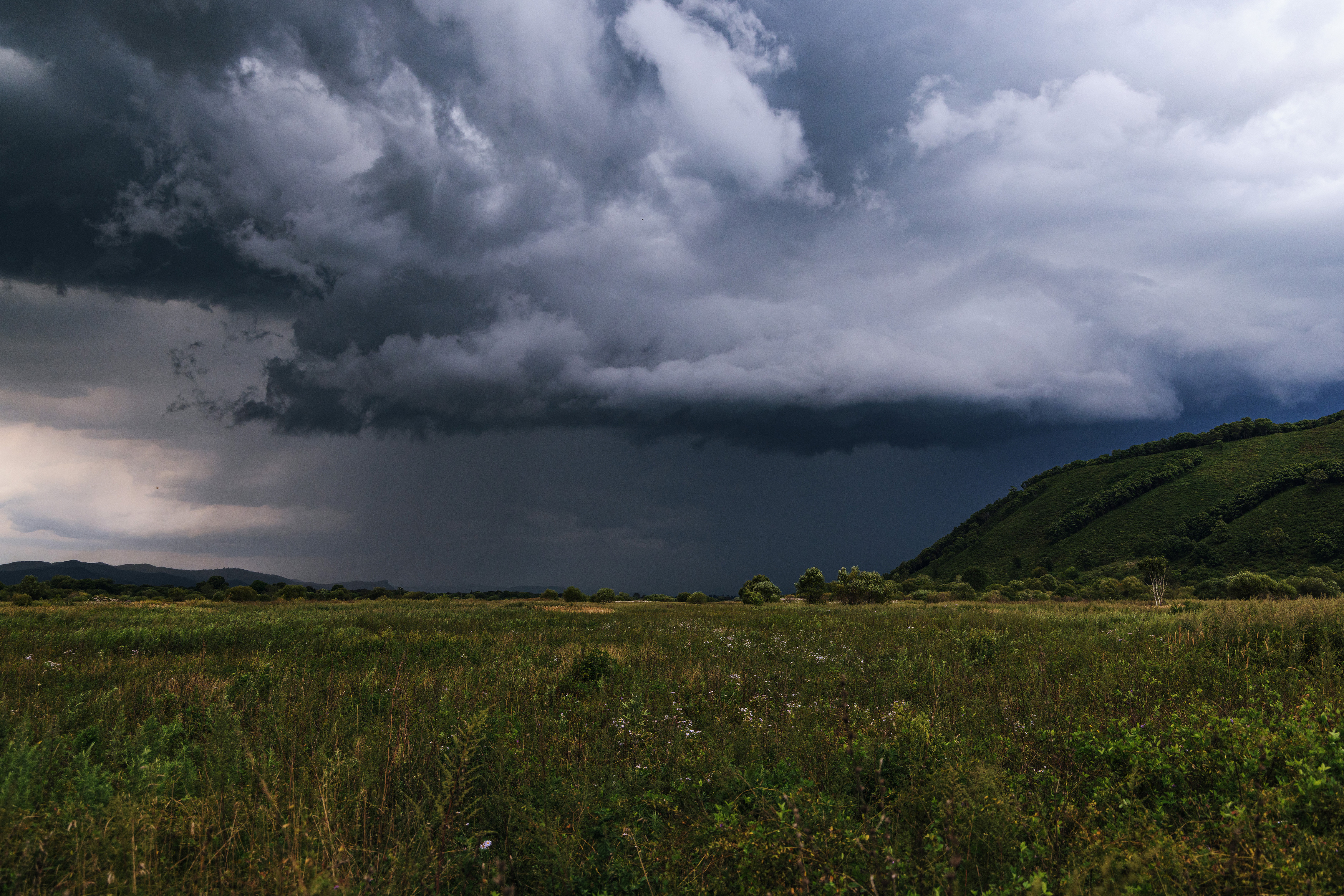 фотограф олег мороз, находка, золотая долина, приморский край, пейзаж, пейзажная фотография, грозовое небо, Мороз Олег