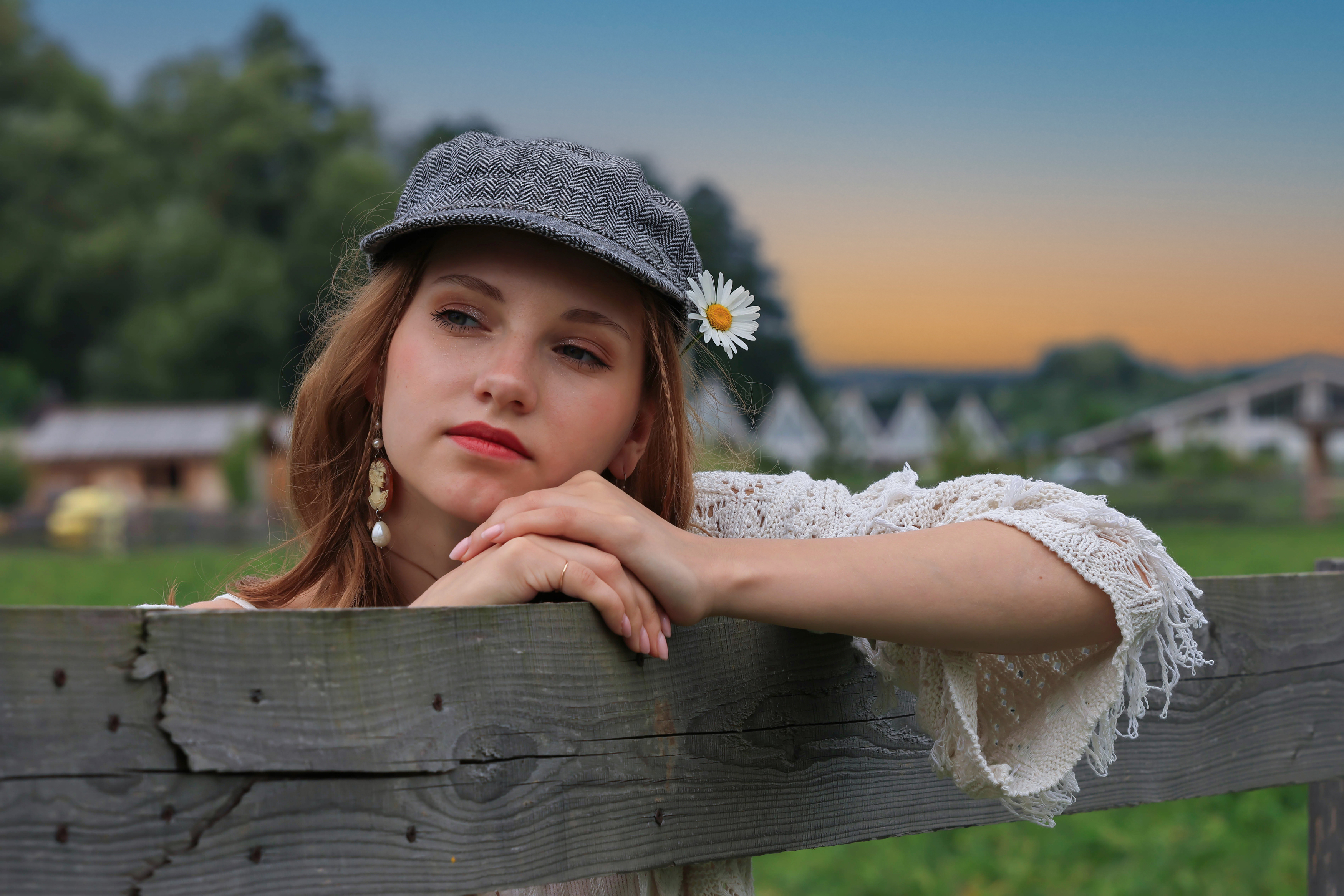 Девушка, вечер, закат, поле, деревня, лето, Герцен Наталья