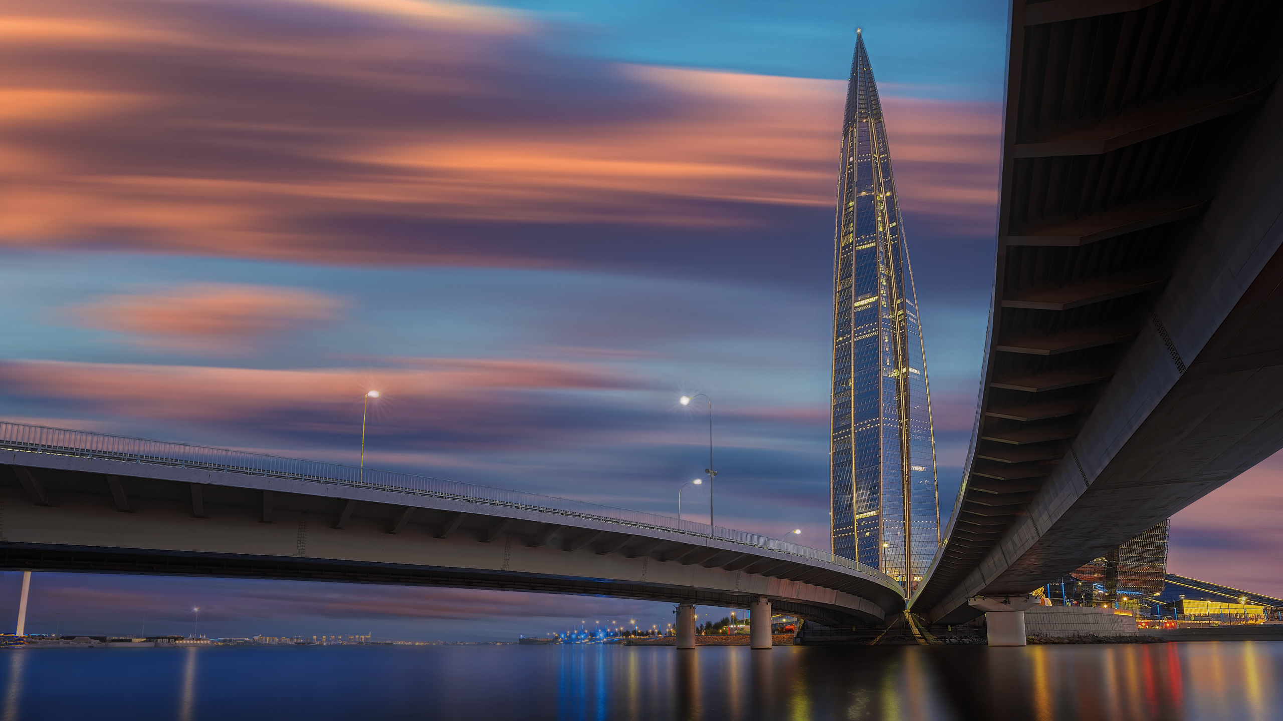 город архитектура высотка вода небо, Юрий Захаров