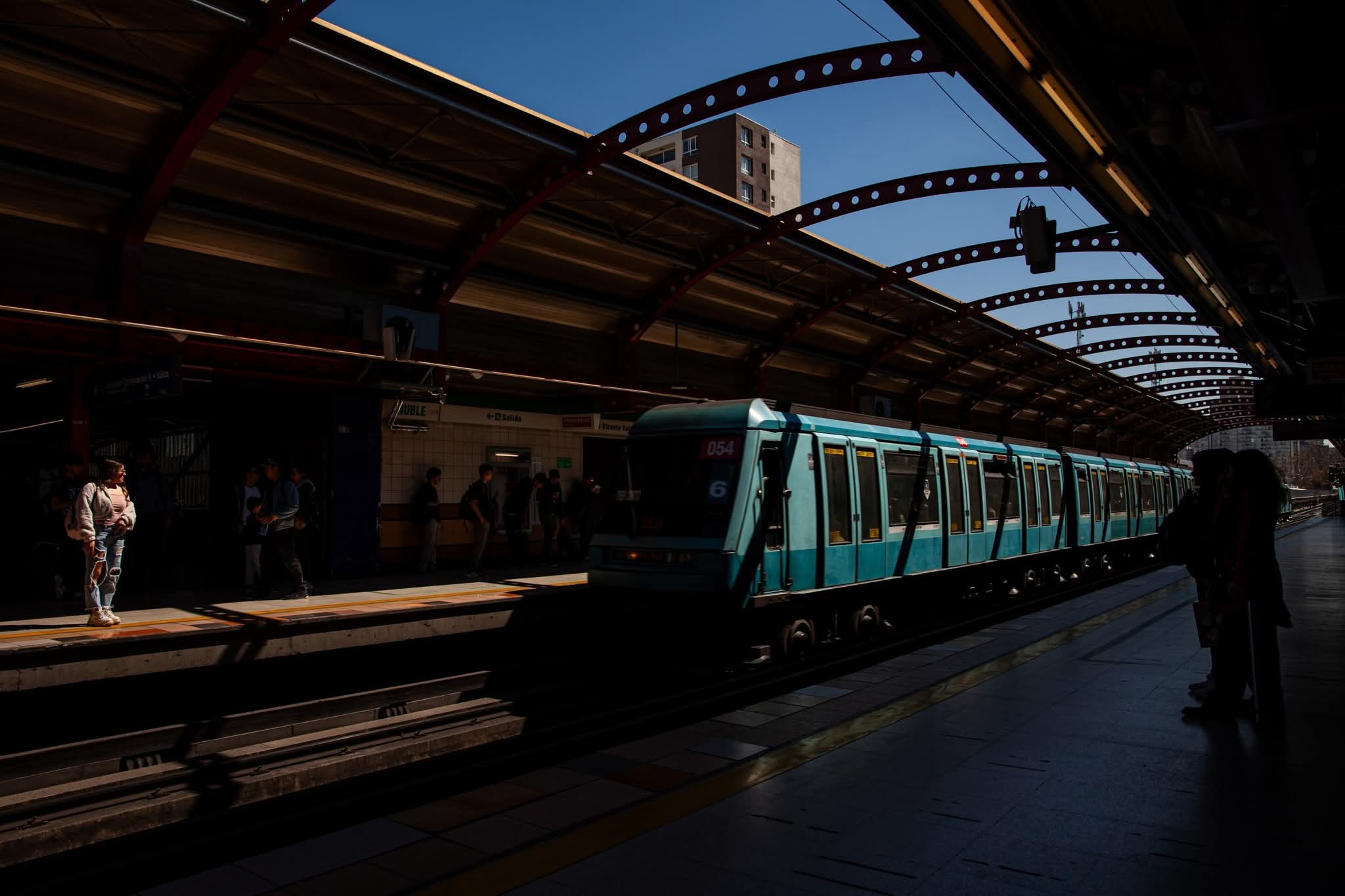 streetphotography, street, fotografía callejera, bastian cifuentes araya, periodista furioso, streetphoto, street photo, street photography, train, metro de santiago, subway, Cifuentes Araya Bastián