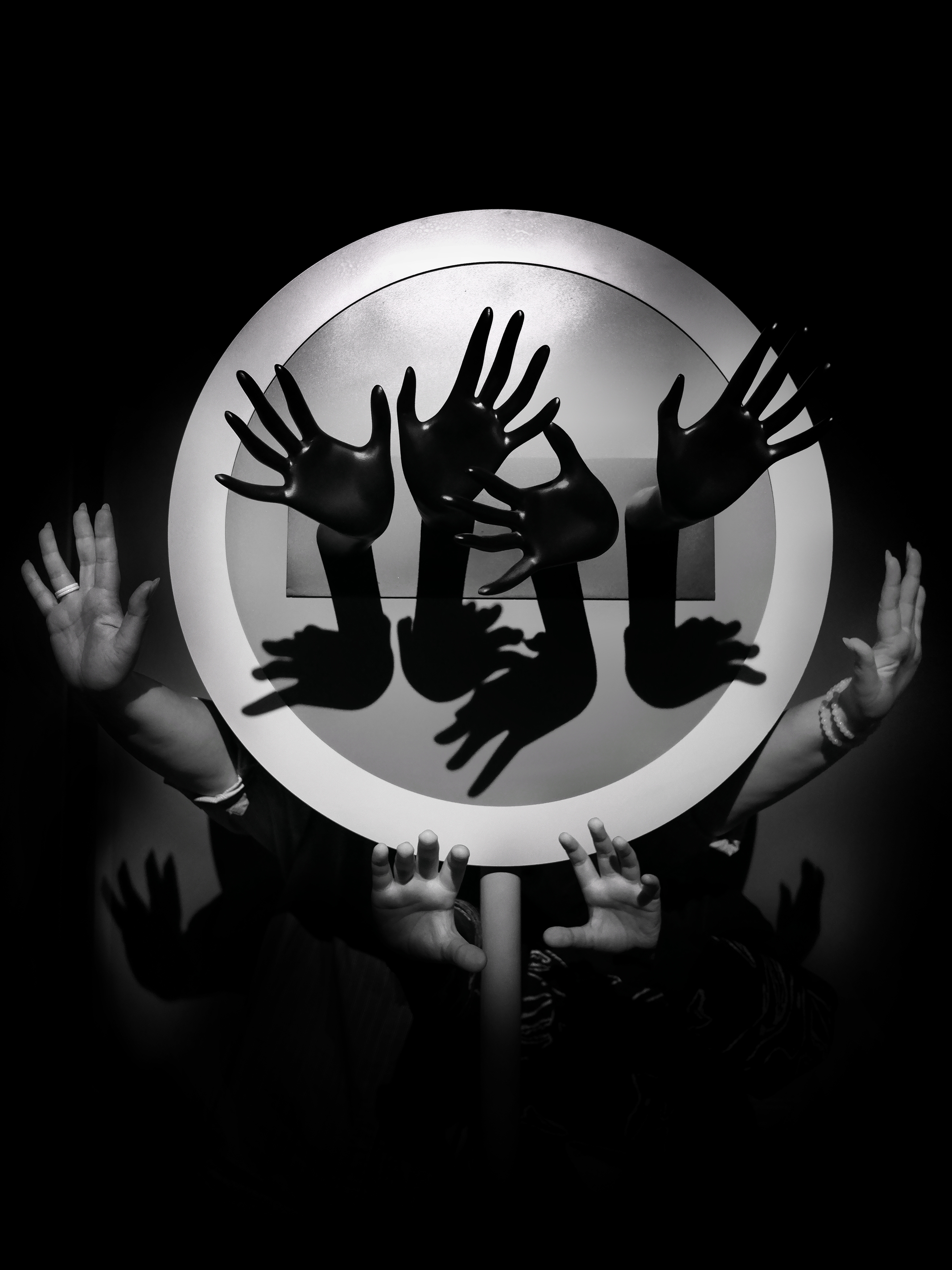 рука, помощь, свет, тьма, Зорин Миша