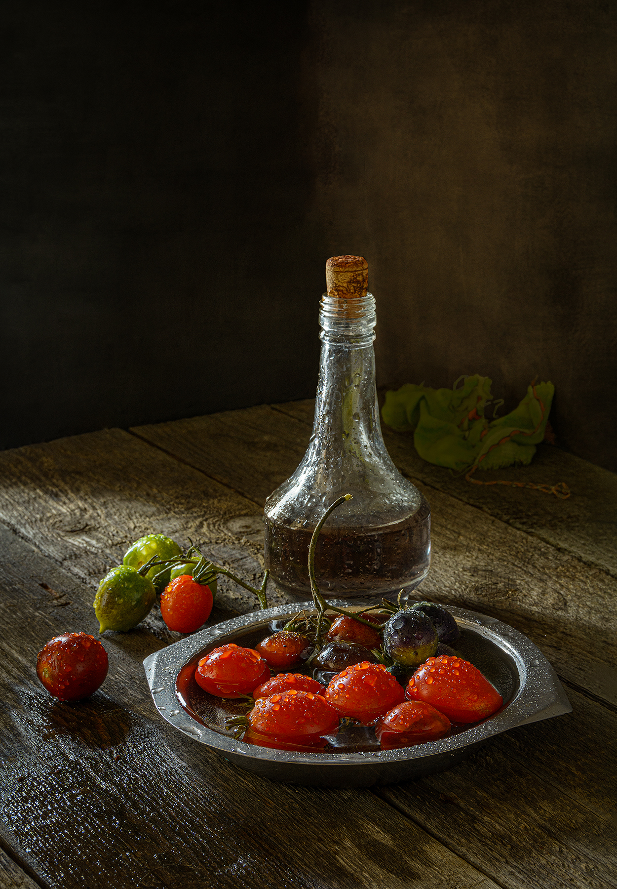 помидоры, бутылка, тарелка, вода, Алексей Бычков