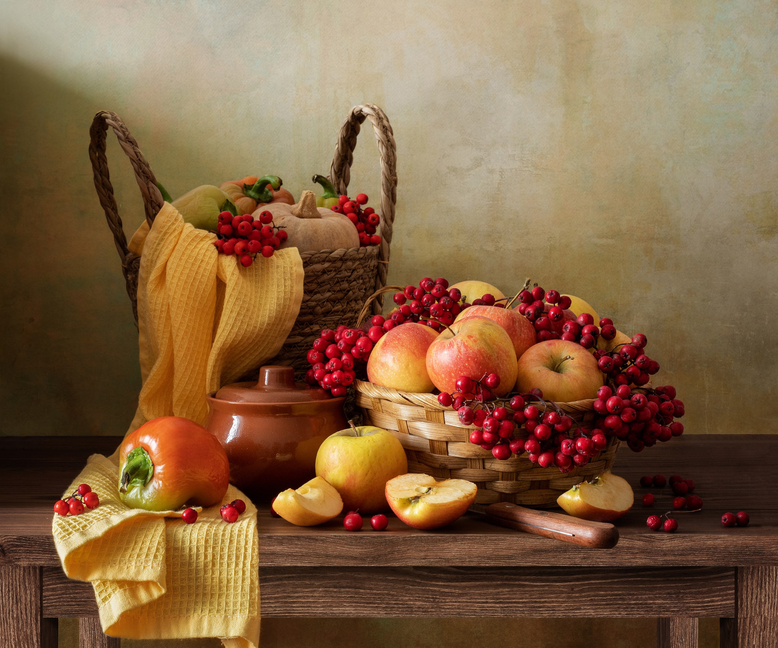 натюрморт, рябина, яблоки, Ирина Зиннурова