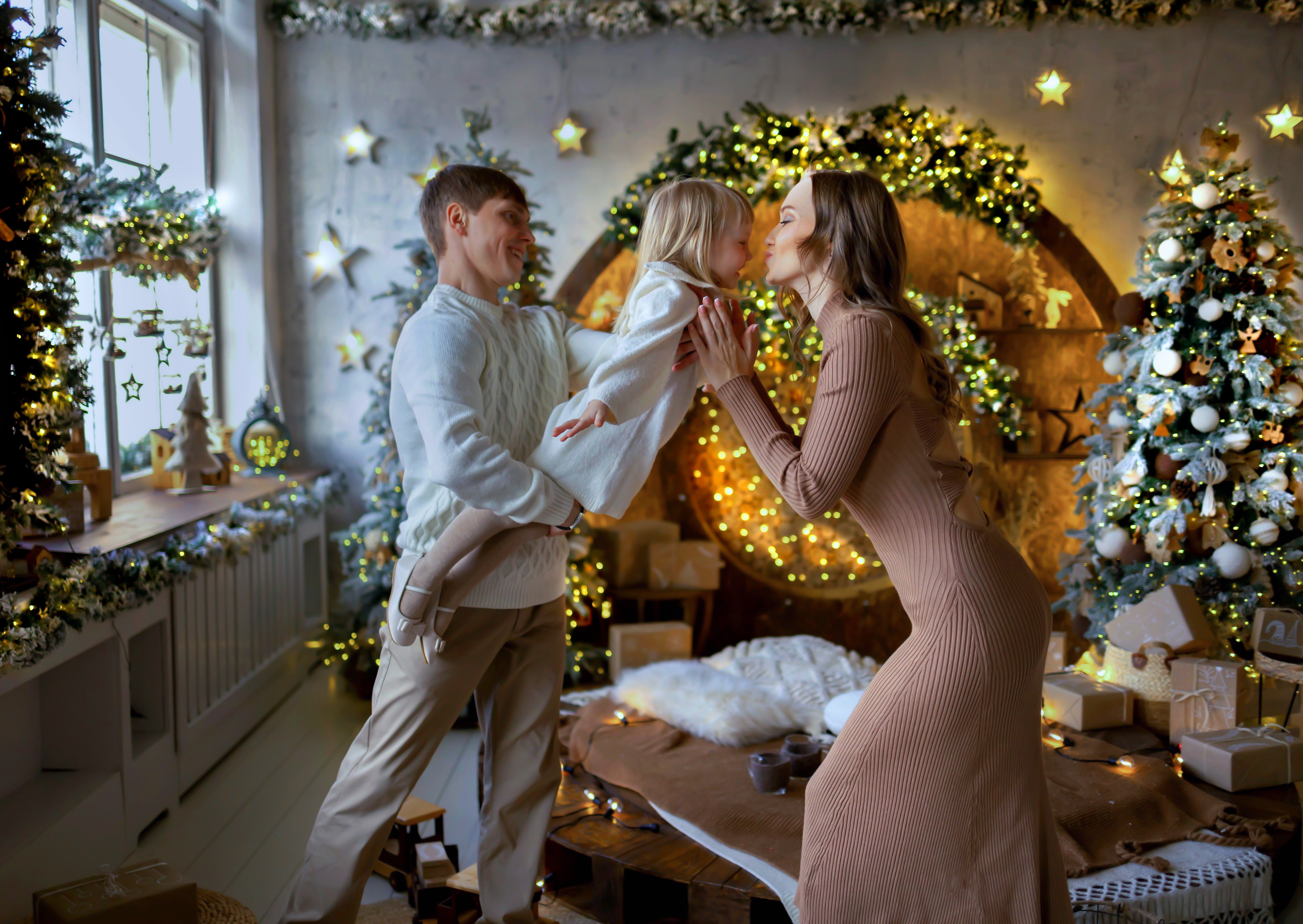 Семья, папа, мама, дочка, Новый год, ёлка, огоньки, Герцен Наталья