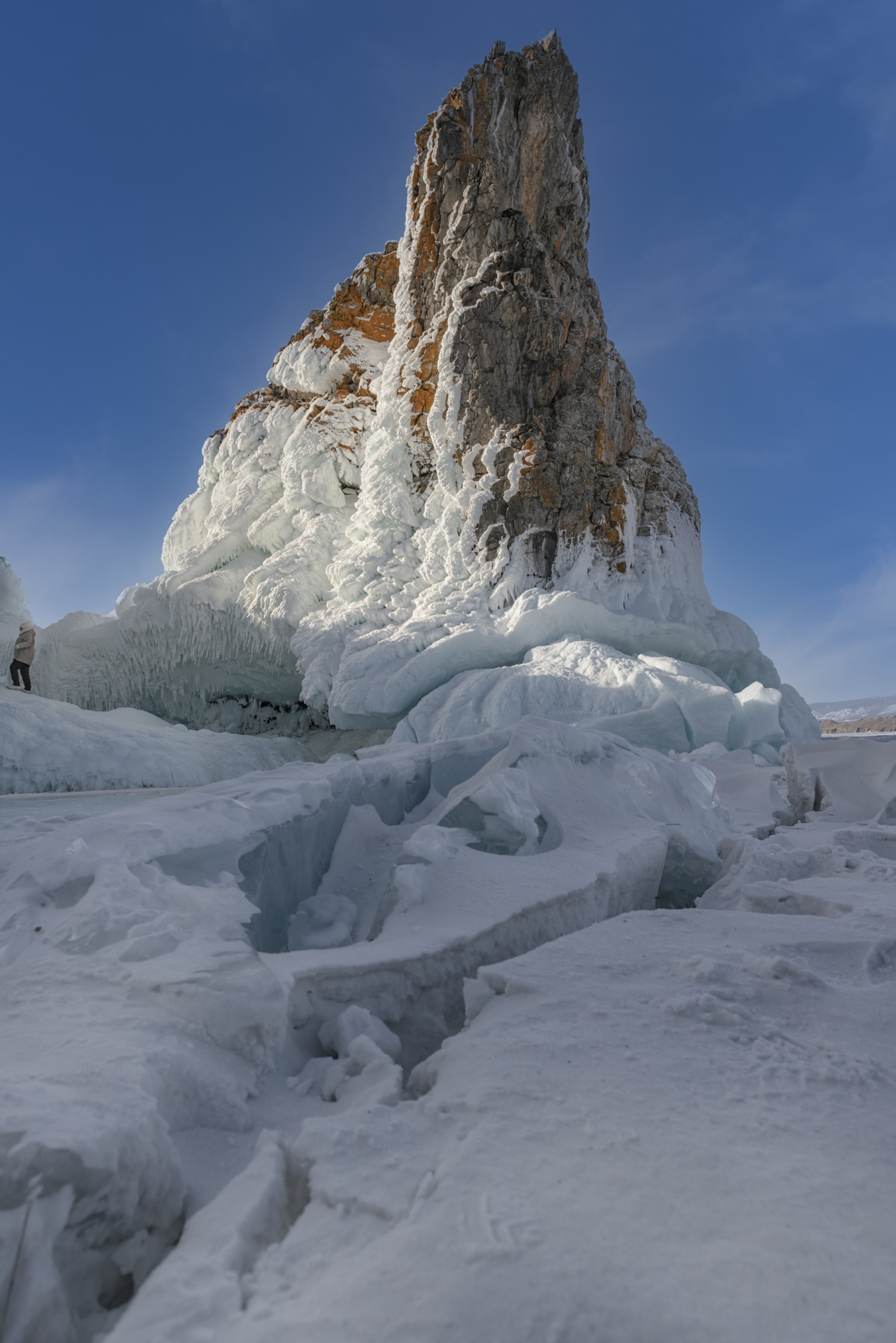 Байкал лёд трещины зима,  Мария