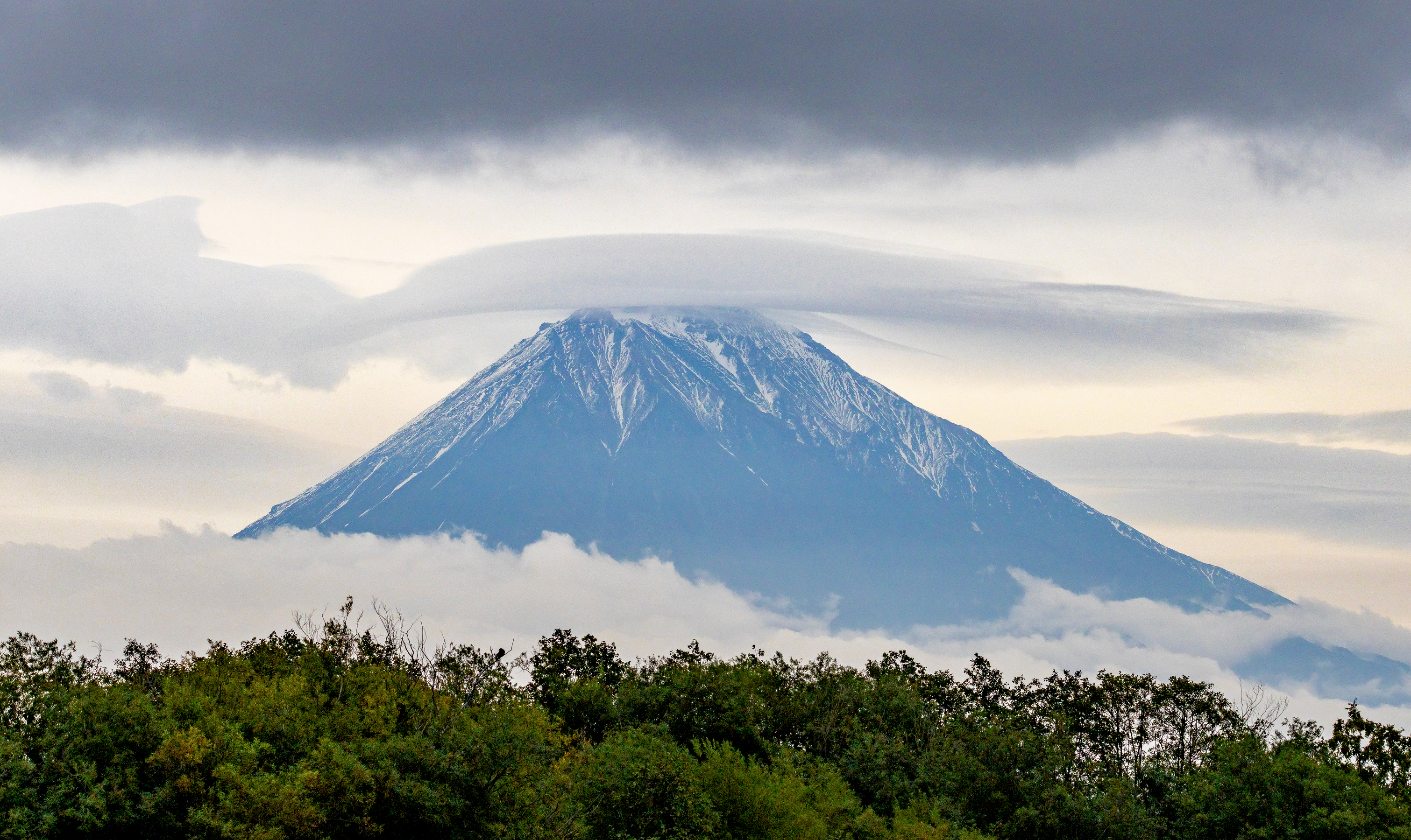 камчатка, корякская сопка, вулкан, корякский вулкан, путешествие, облака, природа, Подосинников Максим