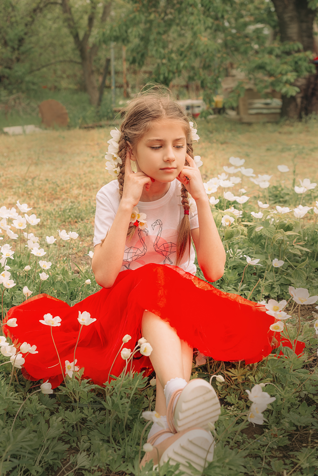 детский портрет белые цветы,  Мария