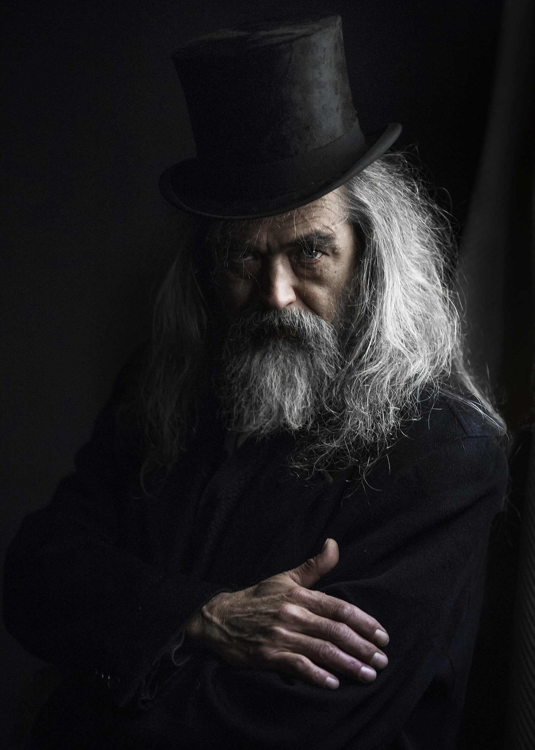 portrait , fineart , cylinder , dark , Kaminski Photography Lukas