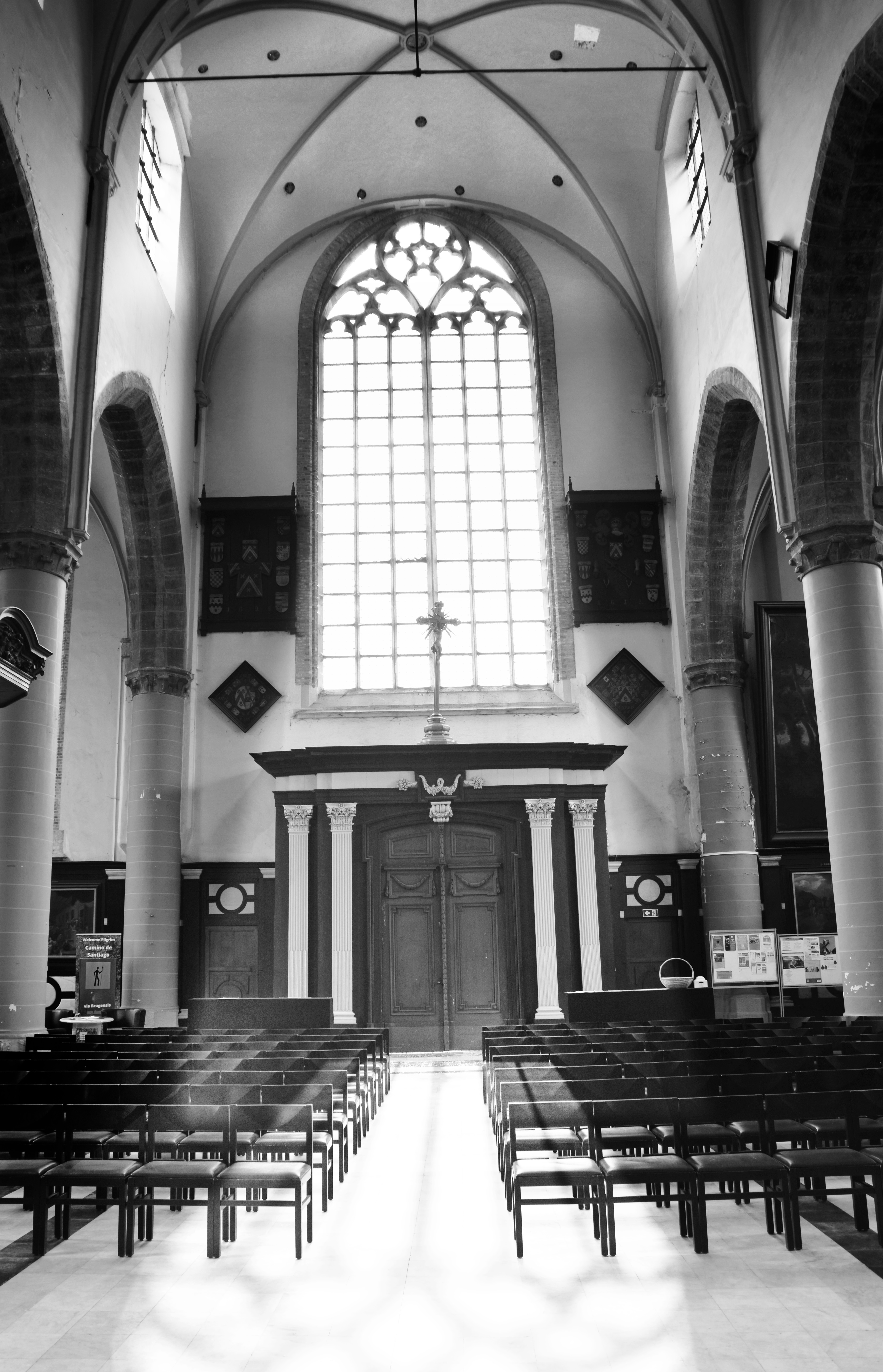 church, cathedral, chapel, religion, worship, interior, religious_building, architecture, monochrome, black_and_white, bnw, contrast, light_and_shadow, historical, vintage, stained_glass, window, vaulted_ceiling, columns, altar, symmetry, grand_scale, spi, Sandoval Carlos