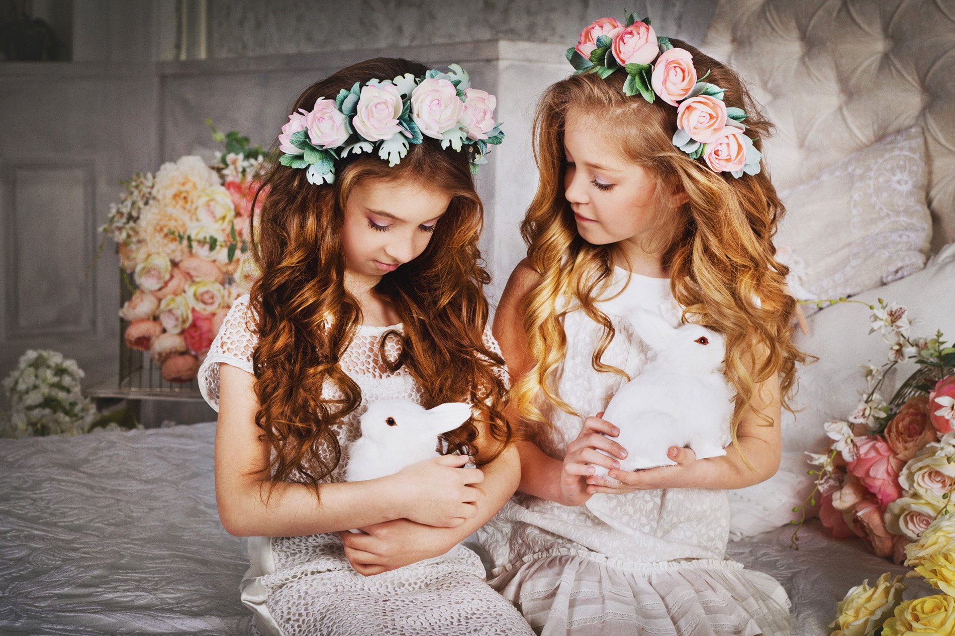 девочки,  дети, цветы, кролики, Екатерина Лапатей