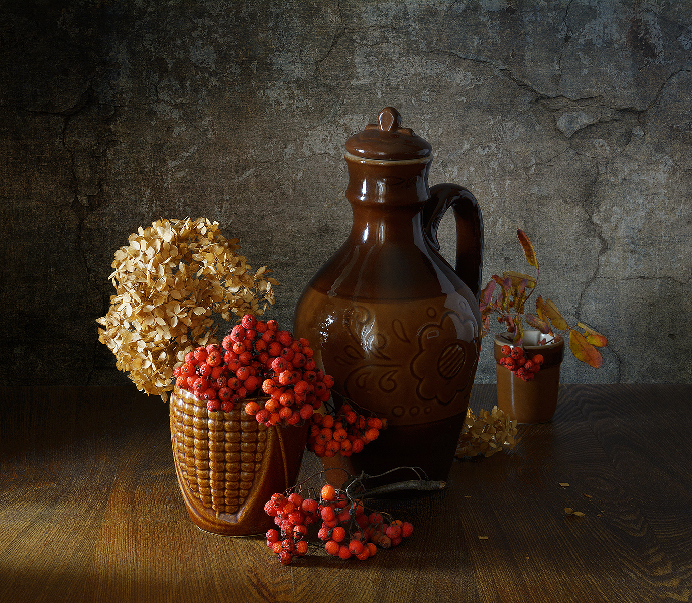 рябина, гортензия, осенние листья, сухоцвет, кувшин, бокал, стопка, Алексей Бычков