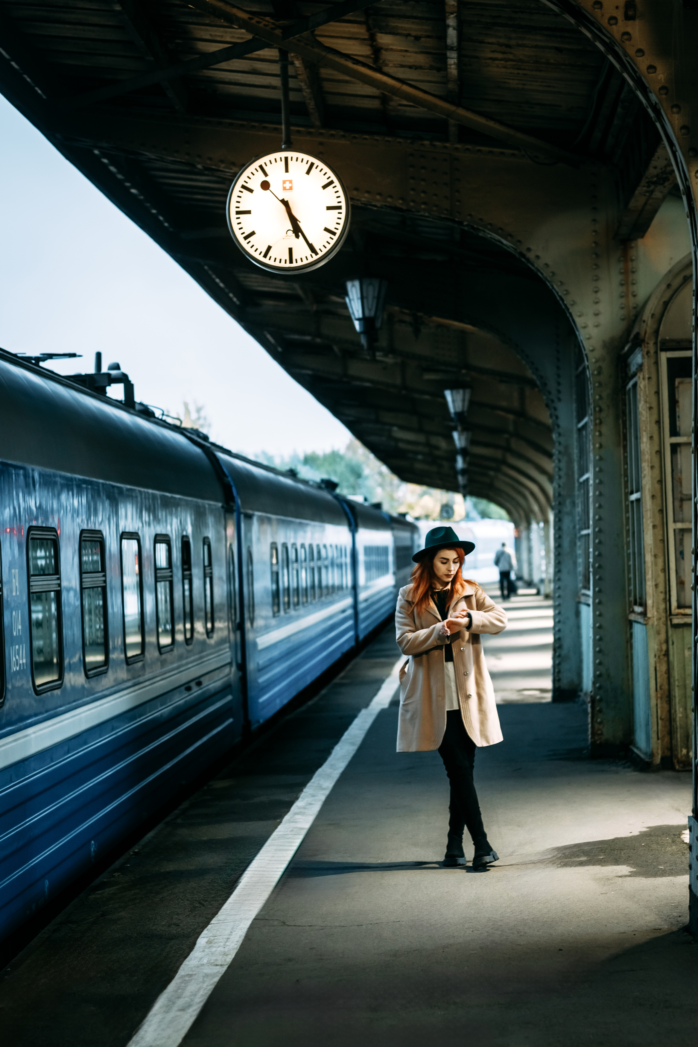 молодая девушка, городской стиль, дворы, на открытом воздухе, Алексей Плешков