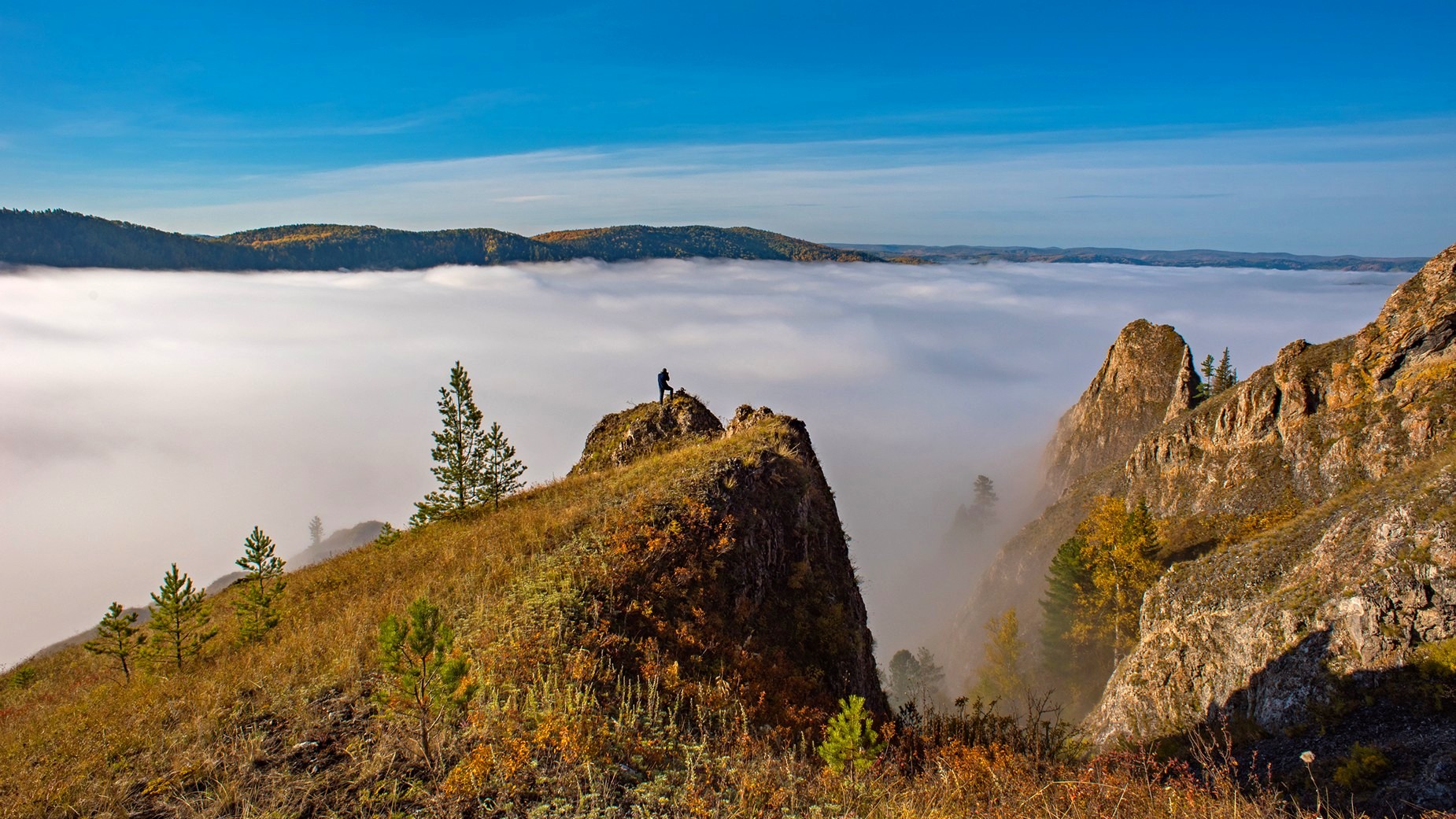 мана, красноярск, утро, восход, туман, краски, осень, горы, тайга, золото, долина, скалы, утесы, Мальцев Юрий