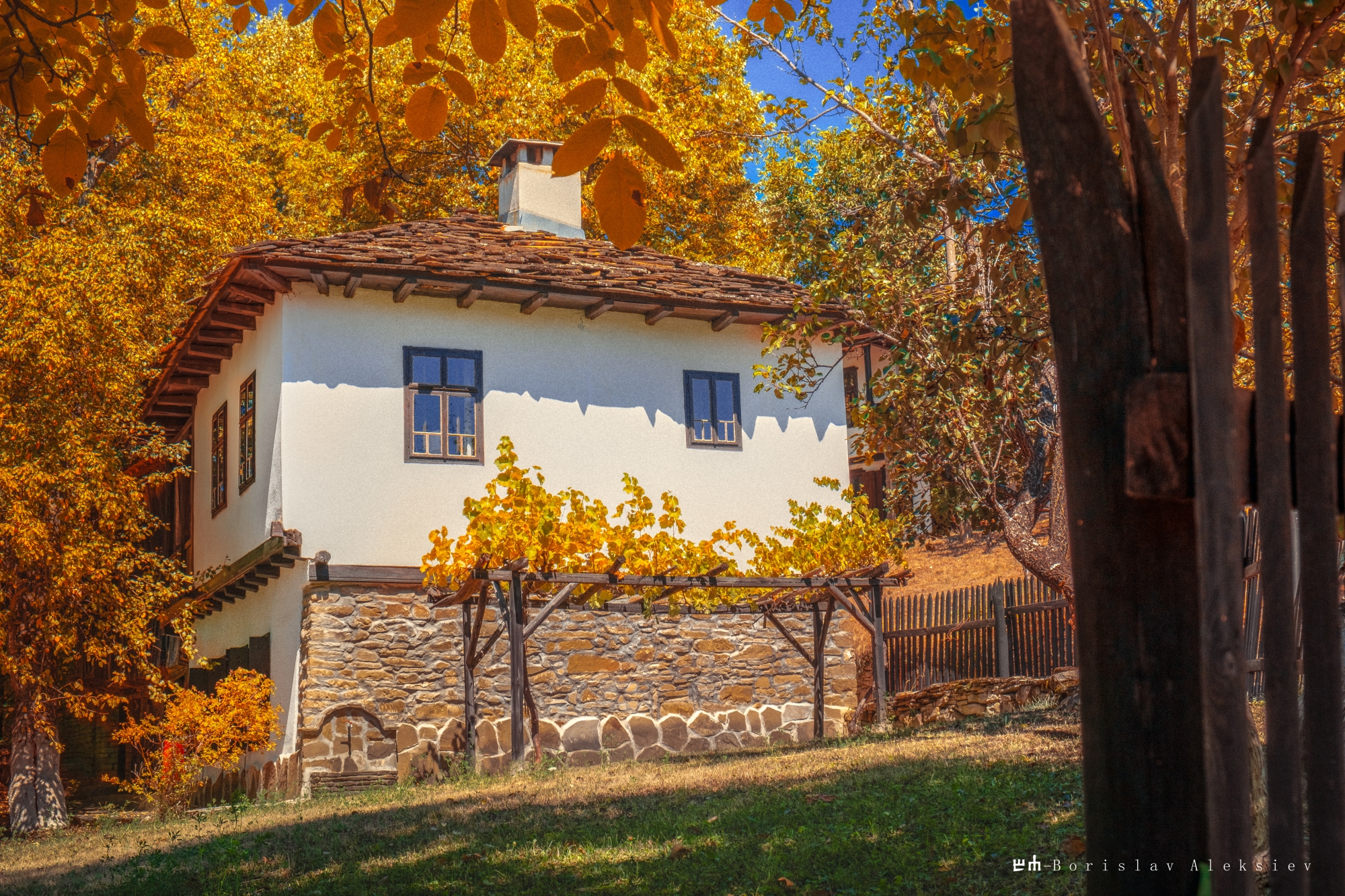autumn,orange,exterior,light,nature,old,building, Алексиев Борислав