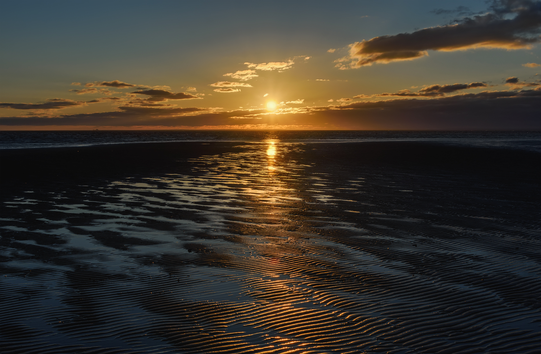 осень, сентябрь, закат, море, белое море, тучи, небо, солнце, берег, блики, Вера Ра