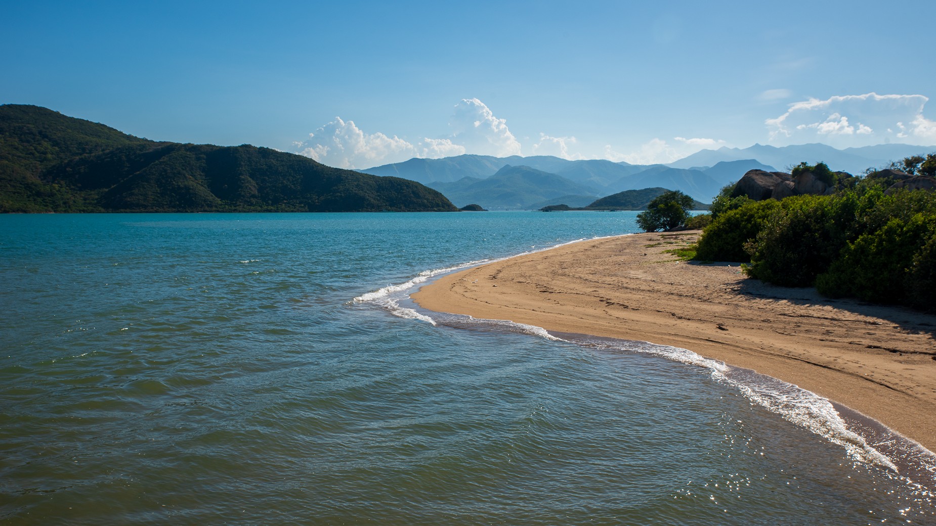 вьетнам, море, горы, Мальцев Юрий