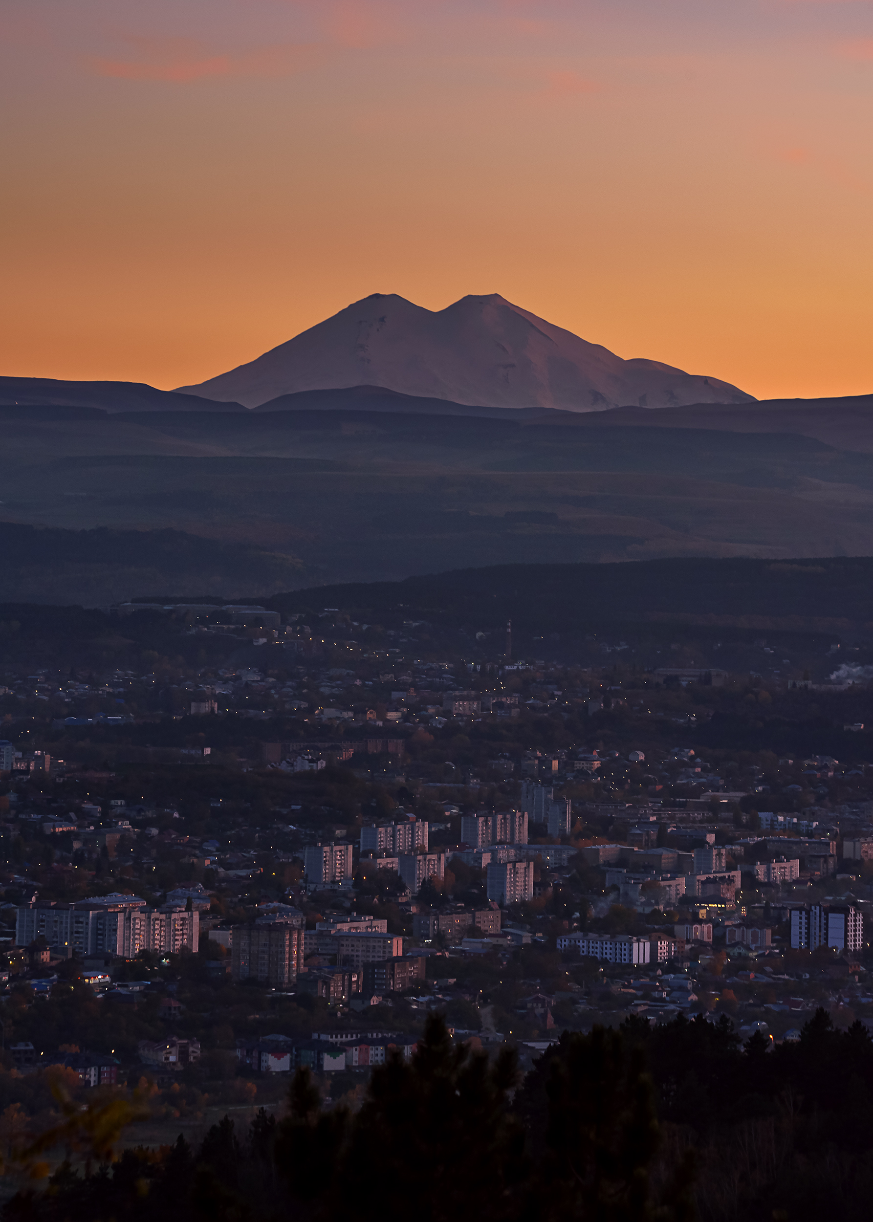 кавказ, горы, кавказские минеральные воды, кмв, кисловодск, эльбрус, закат, закат в городе, город под горой, Zakharov Armen