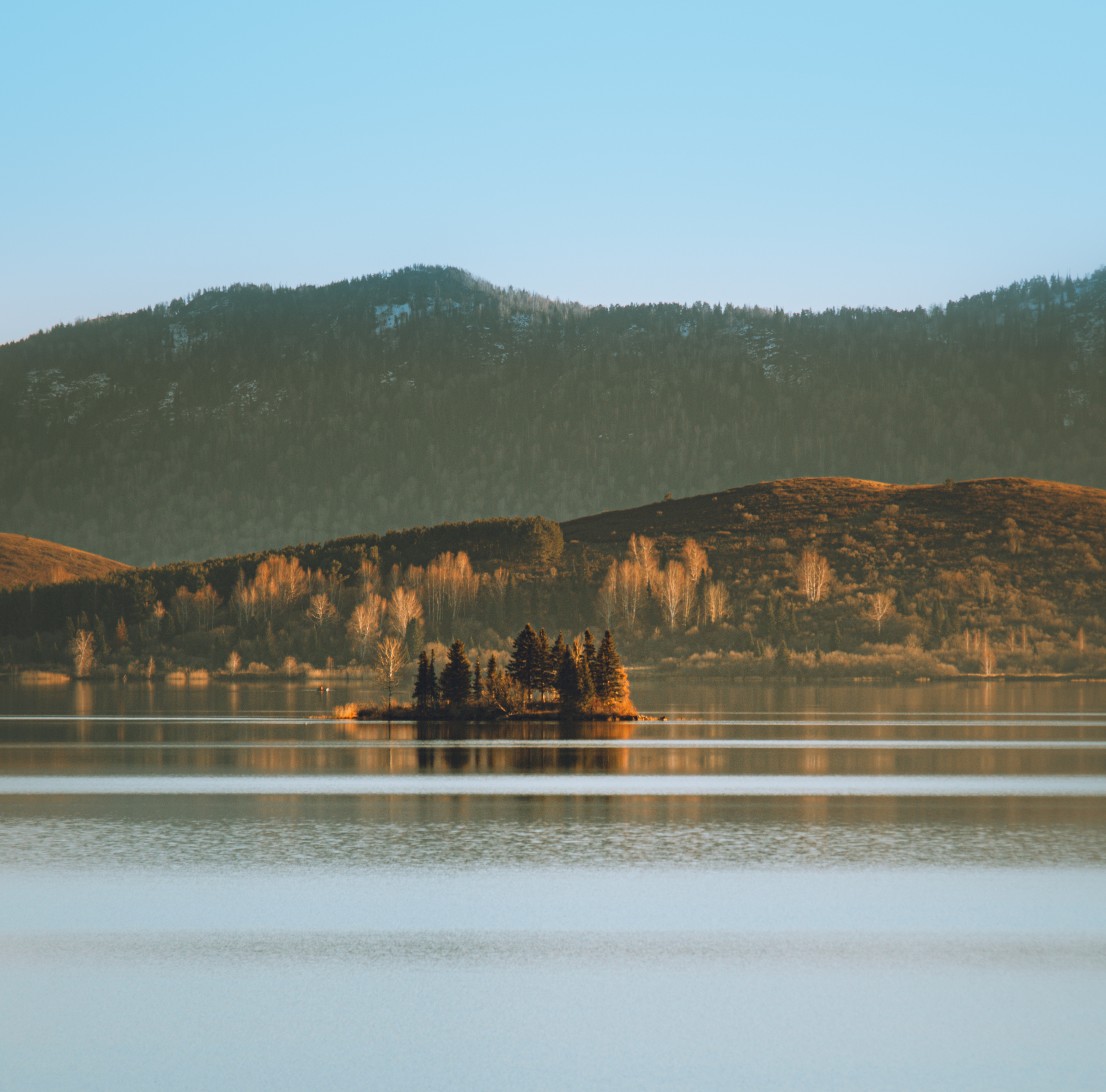 горы, озеро, остров, лес, осень, Denis Koshkin