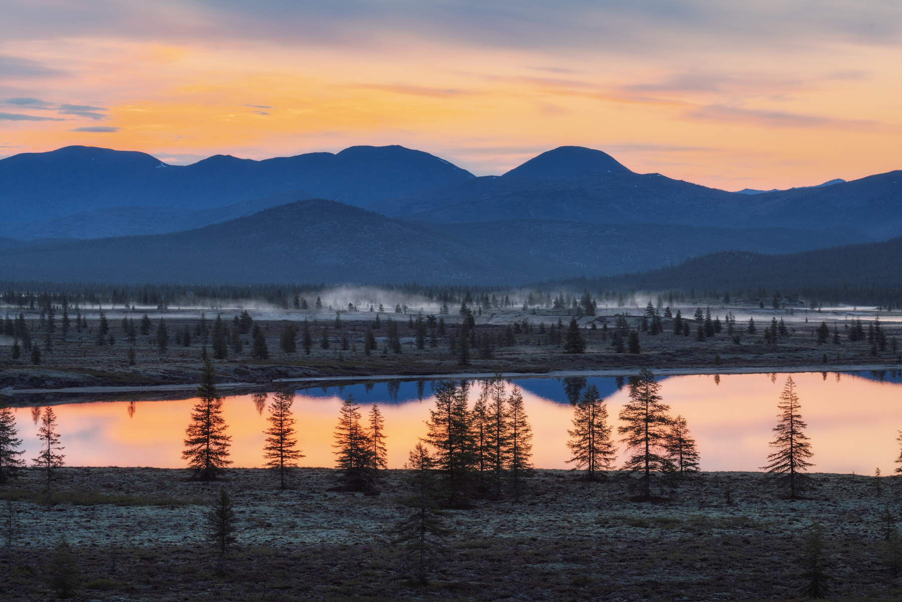 Озеро_Момонтай пейзажи_Колымы Магаданская_область июньский_лёд рассвет утро белые_ночи отражения, Дмитрий Шишкин