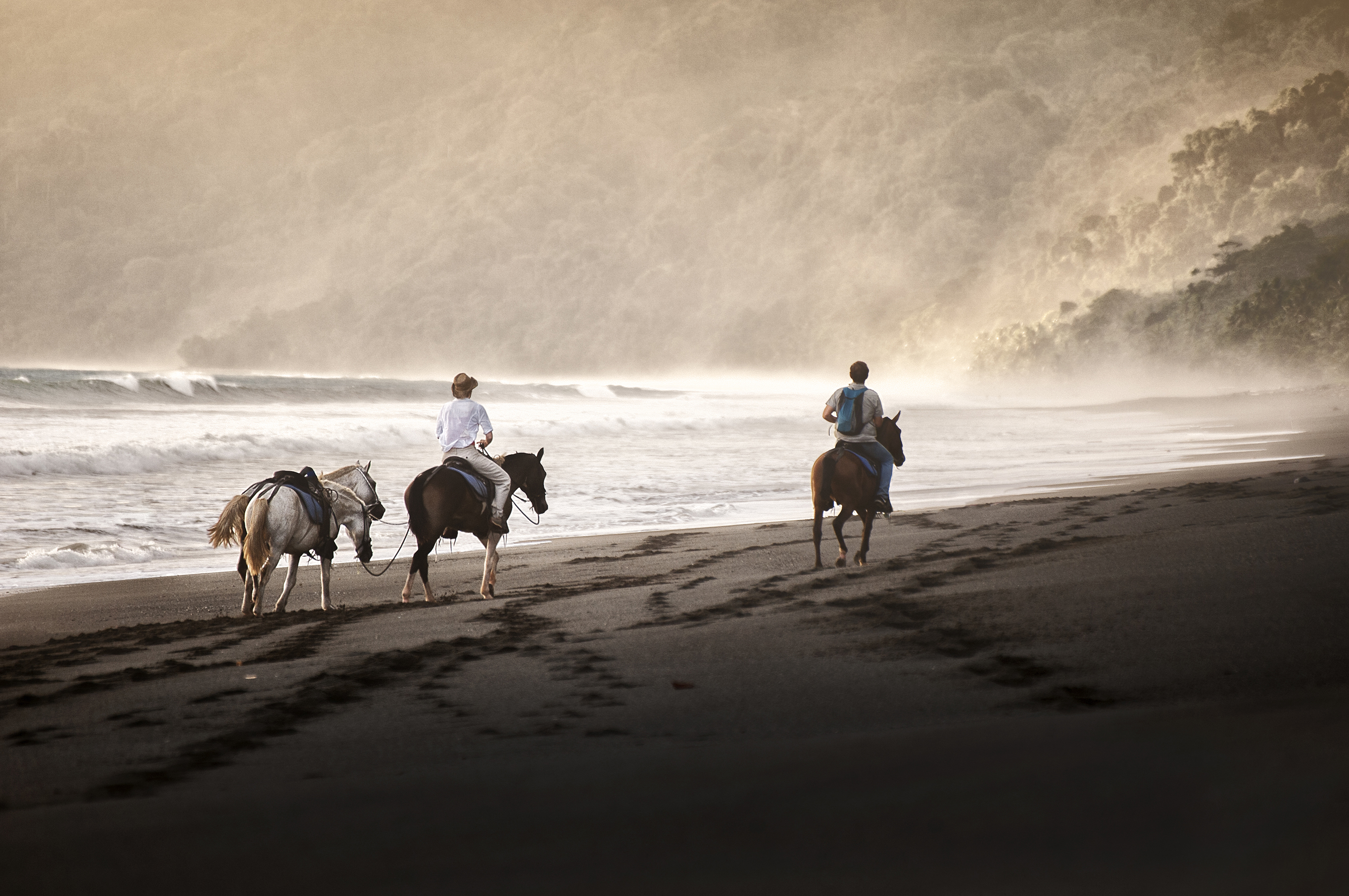 ocean shore, horsemen, tropical evening, Ходос Илья