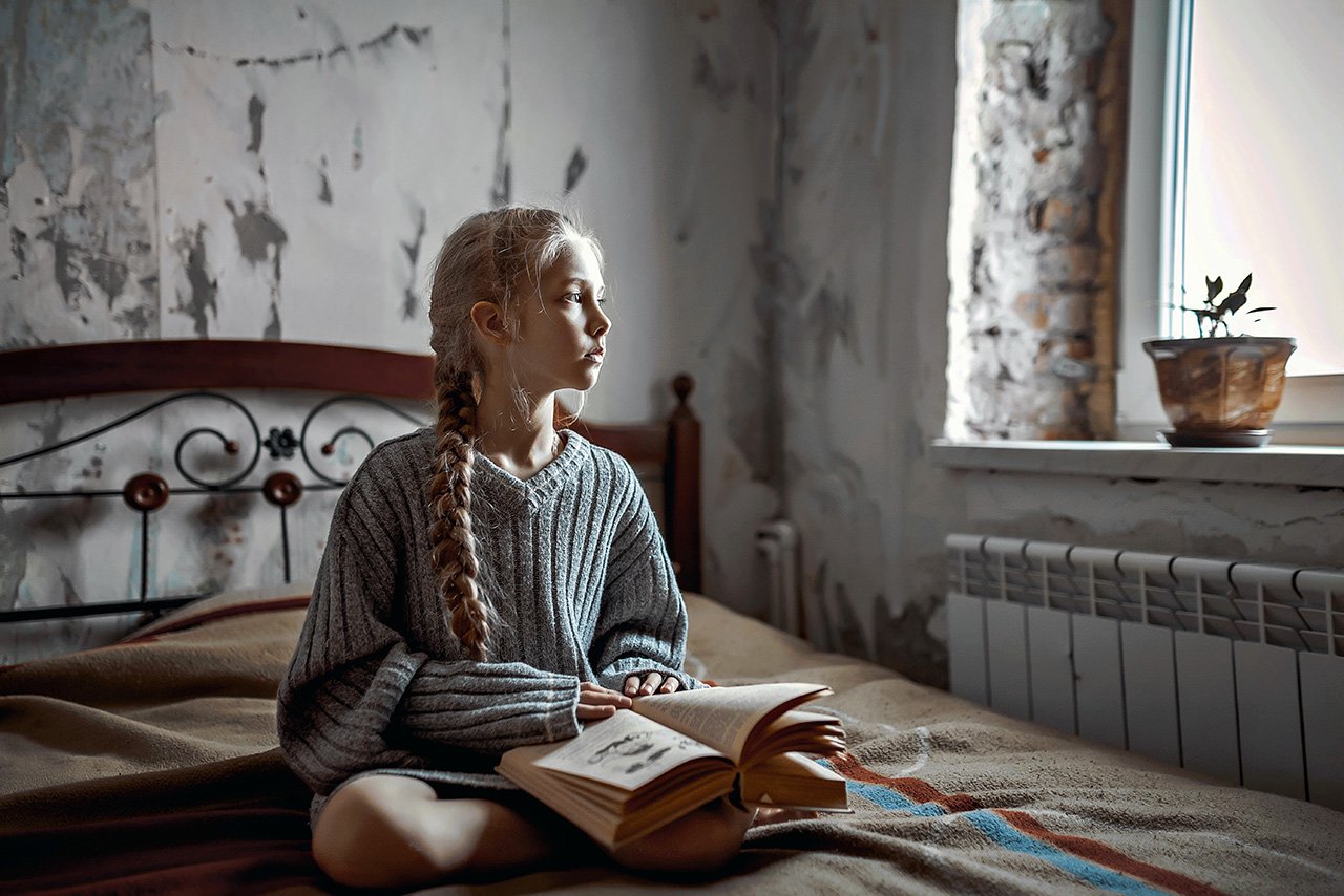 Взгляд, Девочка, Книга, Кровать, Окно, Старый дом, AlexeyAsoskov